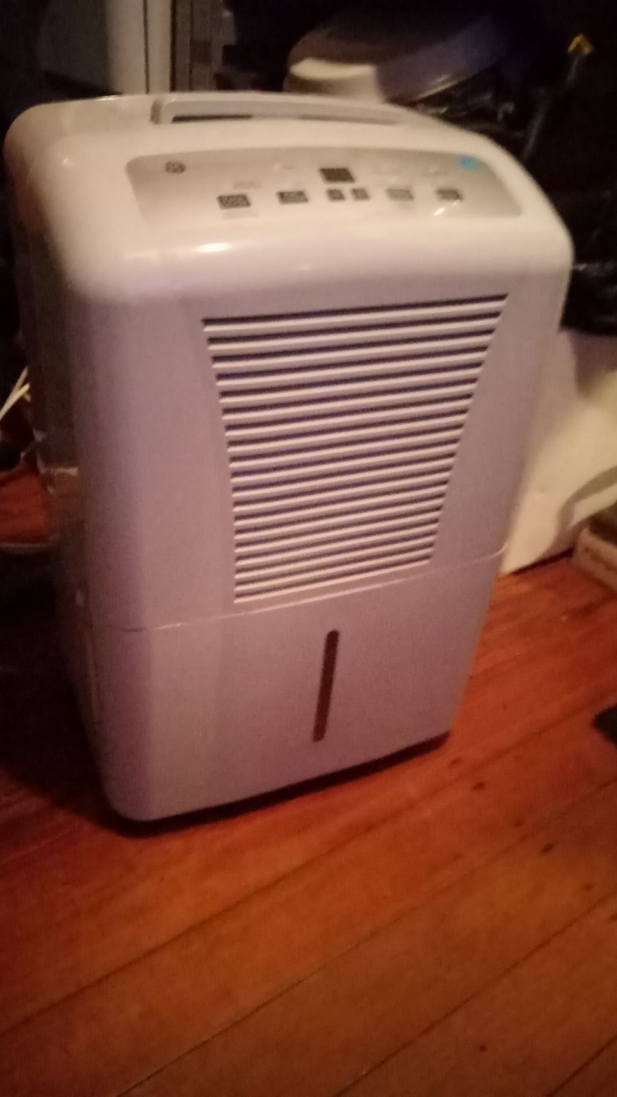 GE Dehumidifier 20 pts. Bucket 6.8 cap e