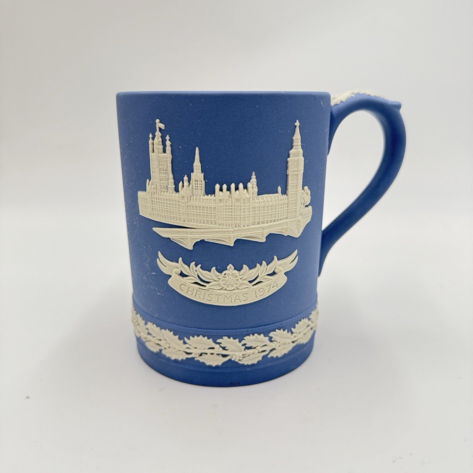 Vtg Wedgwood Christmas 1974 Blue Jasperware Parliament Mug England Commemorative