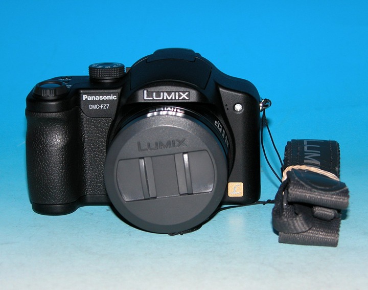 Panasonic LUMIX DMC-FZ7 6MP Digital Camera - Black #7404 (New Battery & Charger)