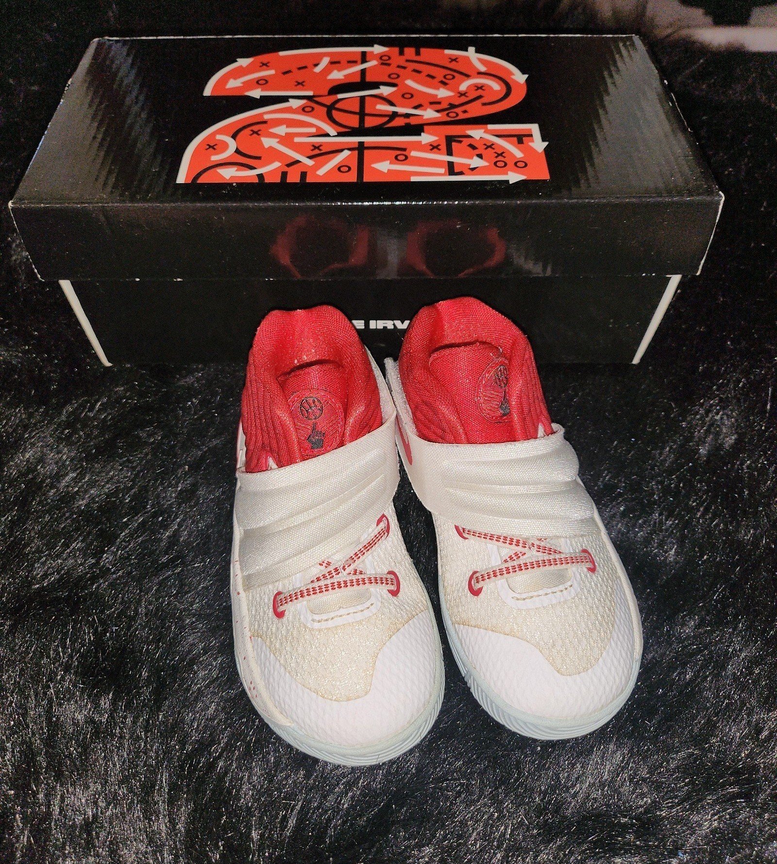 Nike Kyrie 2 Shoes Kids size 9