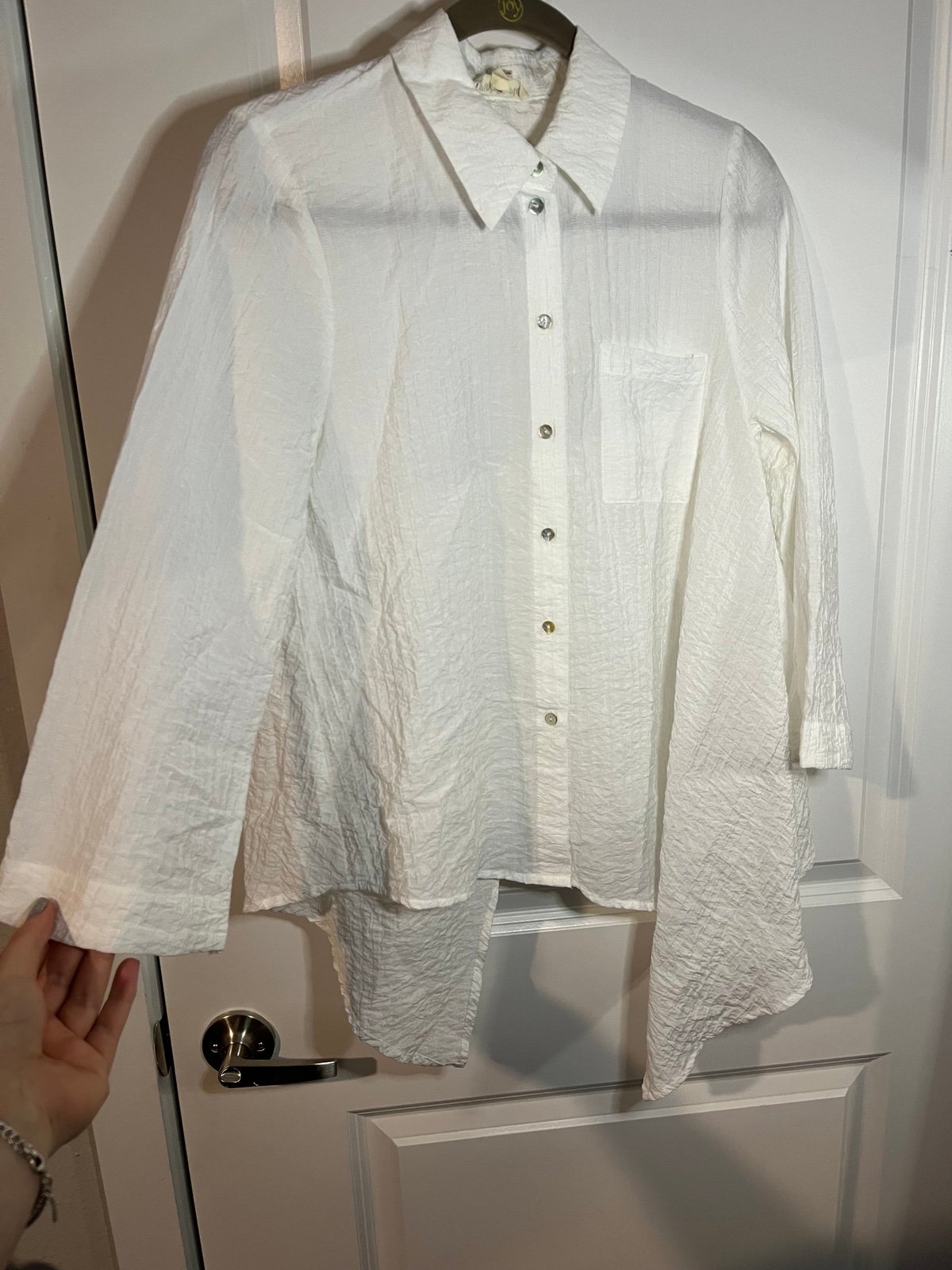 Pink Ripple White Flowy Real Shell Button Down Collared Blouse Size Small