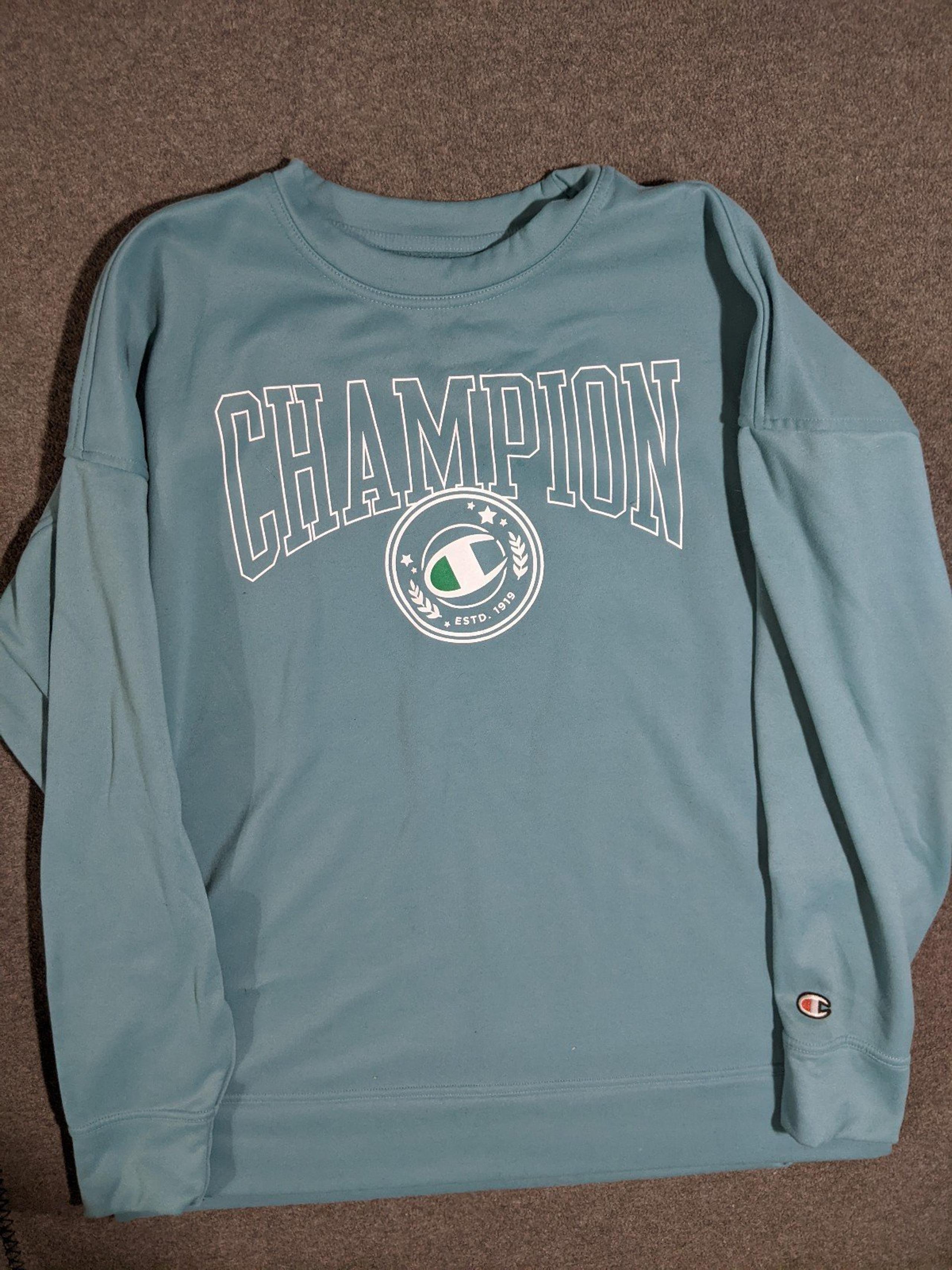 Women's Champion sweatshirt polyester fleece lined Medium
