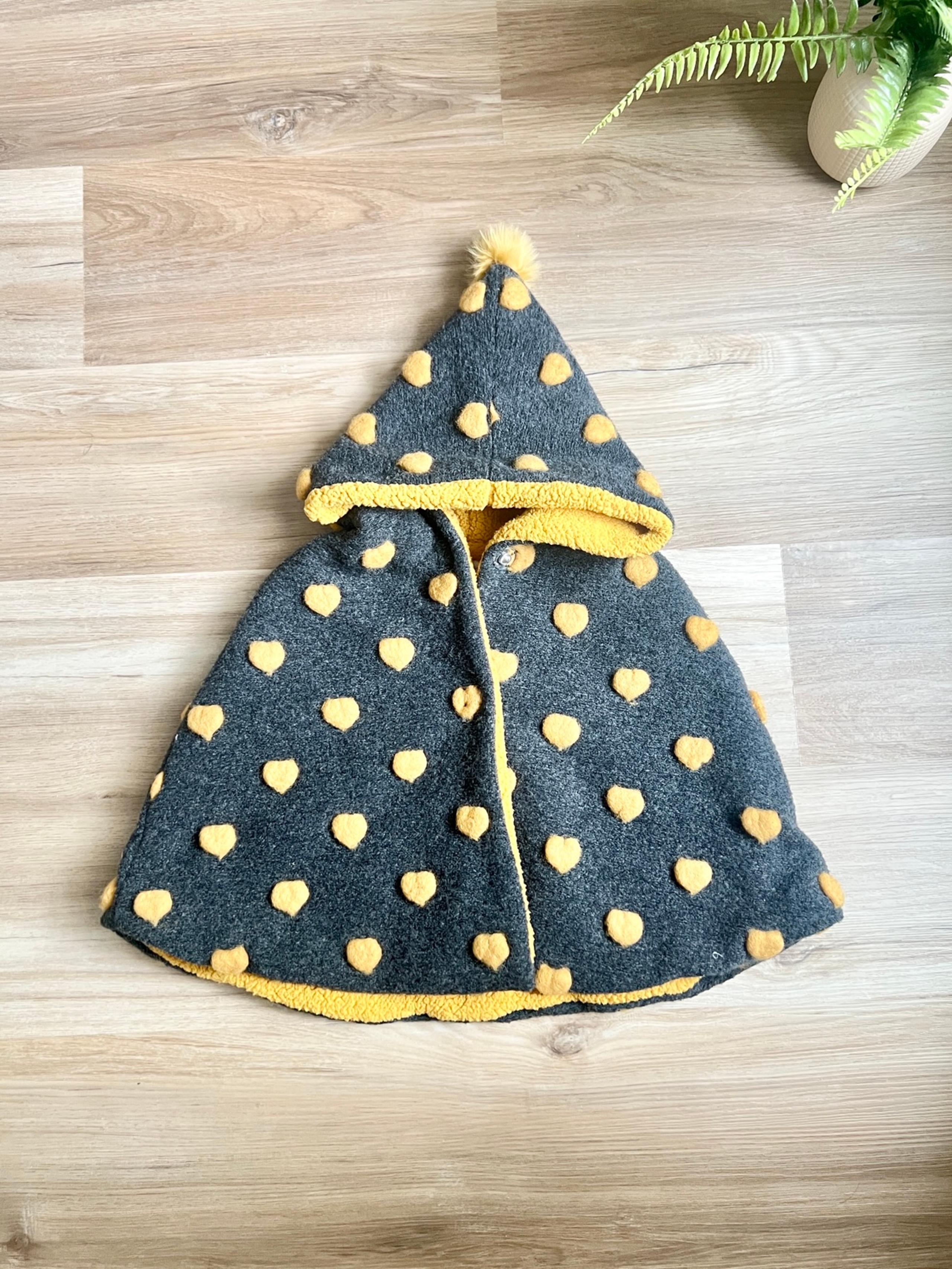 Zara Knitwear Baby Girl Wool Heart Poncho Cape Gray Mustard Pom size 2-3T