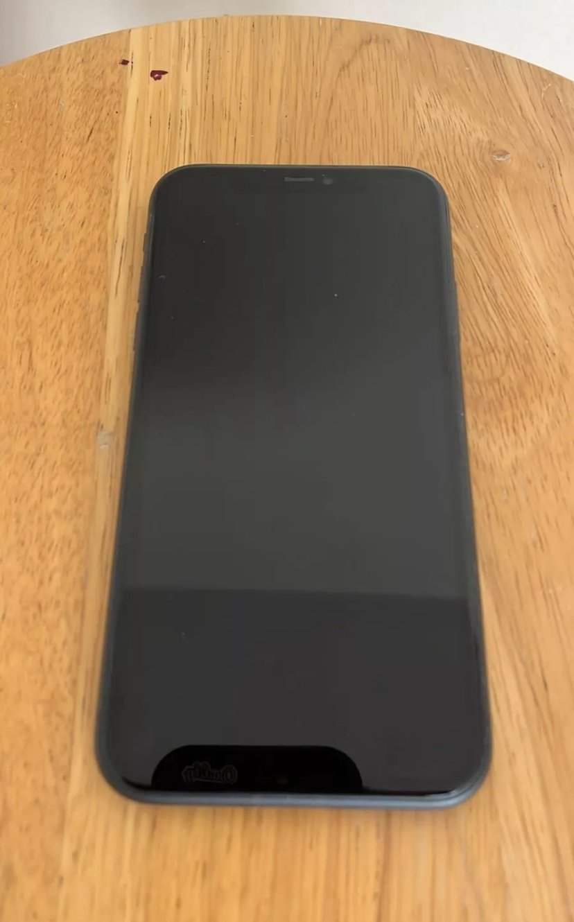 Apple IPhone 11 -TikTok Installed
