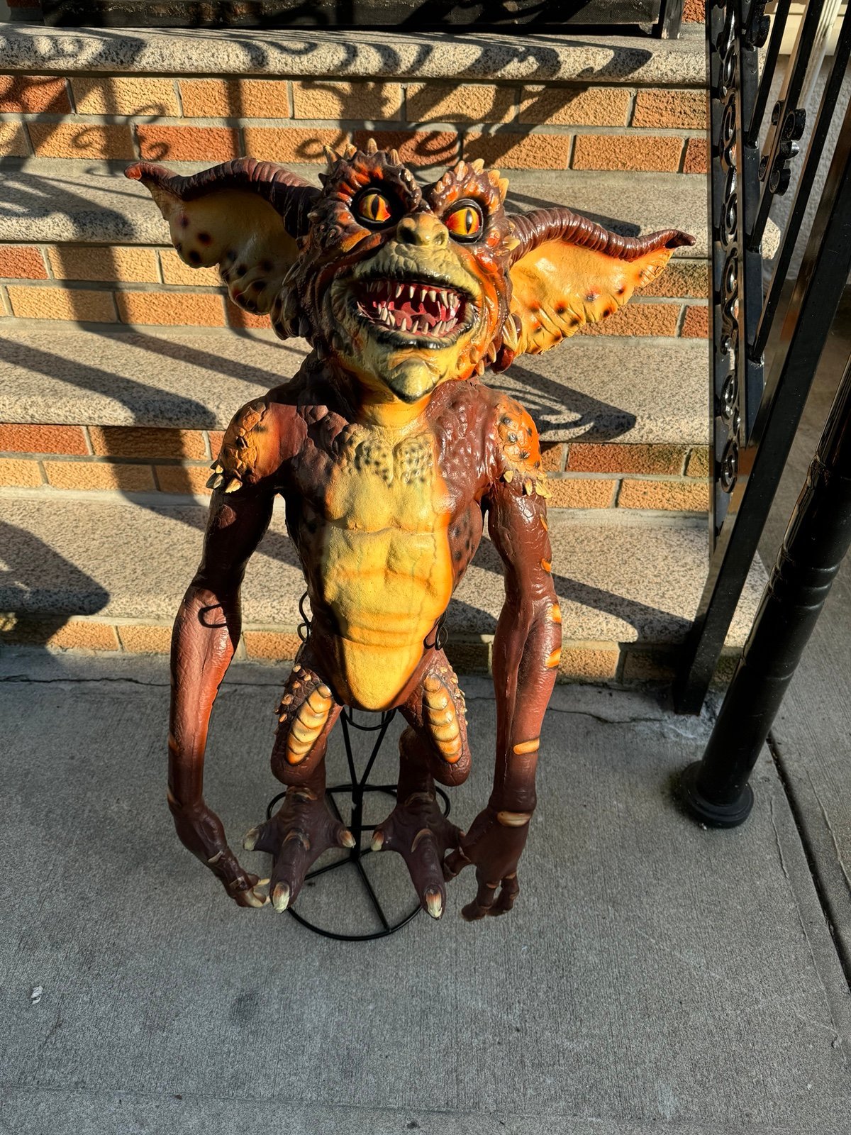 Neca Prop Size Stunt Brown Gremlins 30” Movie