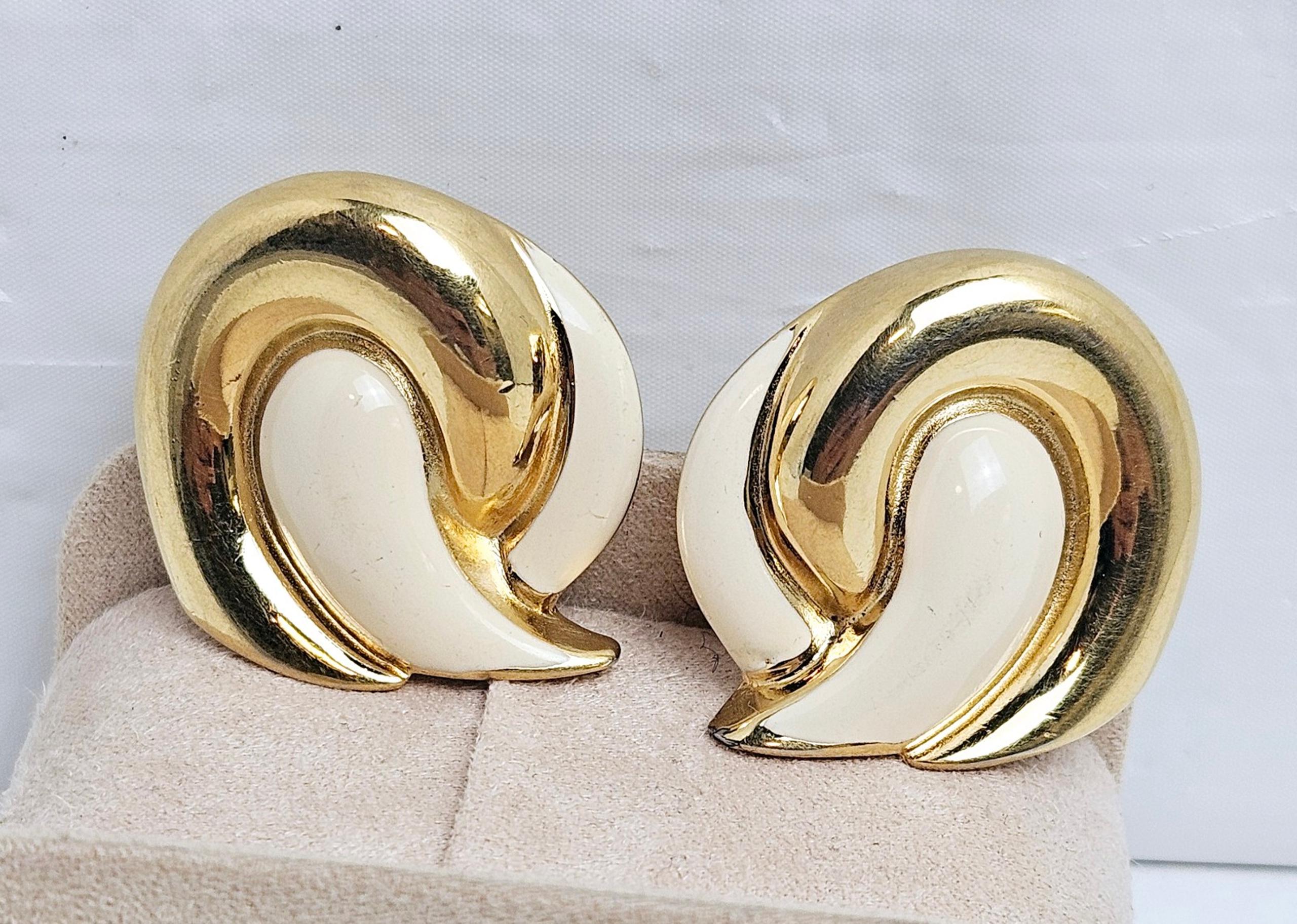 Vintage 1980s Givenchy Cream Enamel / Gold Tone Women's Clip On Earrings