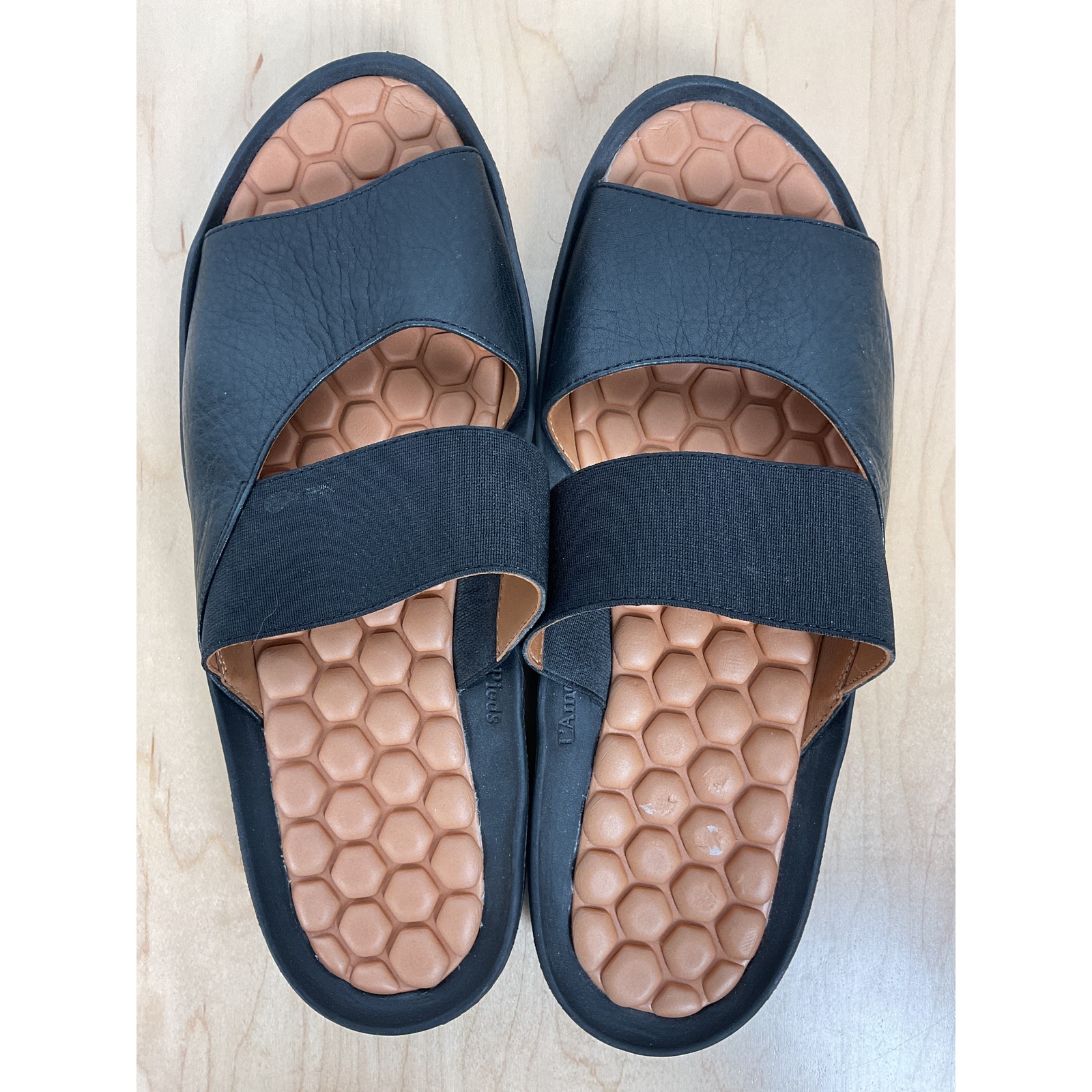 L'amour Des Pieds Black Leather Sandals Size 9