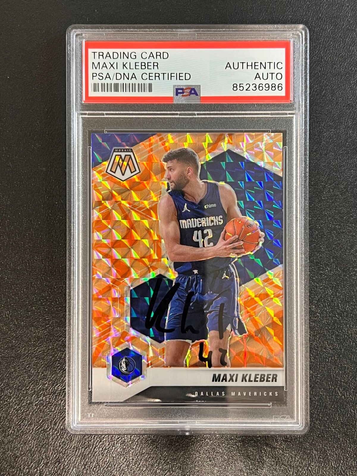 2020-21 Panini-Mosiac #192 Maxi Kleber Signed Card AUTO PSA/DNA Slabbed Maverick