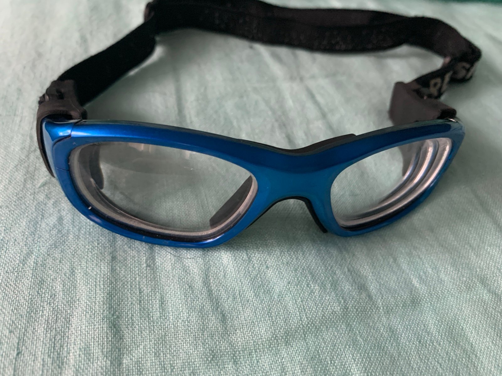 REC SPECS KIDS MX21 48/17/125 BLUE & BLACK W/ STRAP: MSRP 250:Pre-Loved
