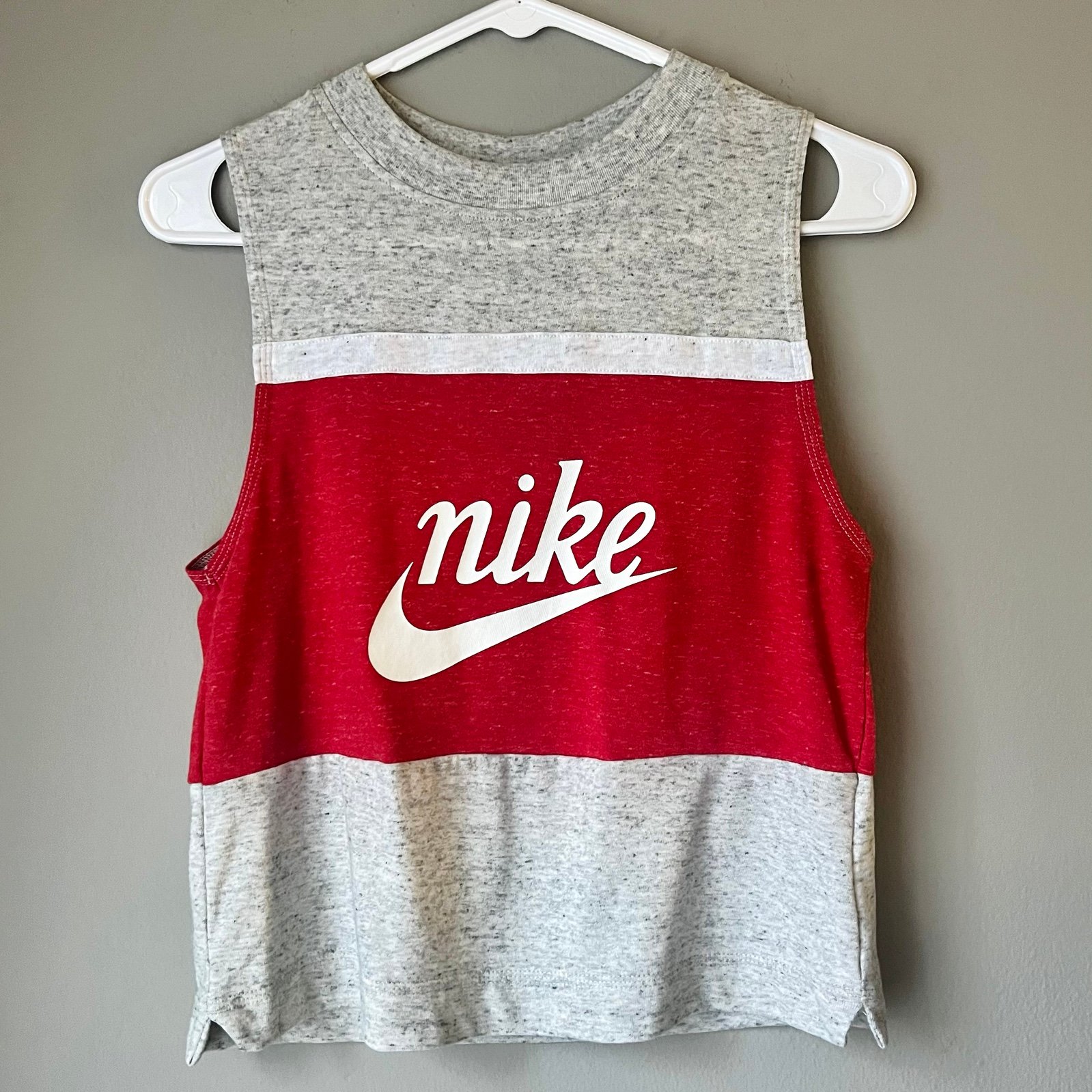 NWT Women's Nike Gray & Red Retro Logo Sleeveless Crop Tank