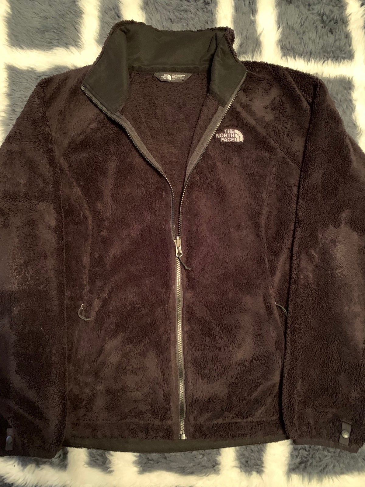 THE NORTH FACE FLEECE JACKET. SIZE WOMENS LARGE.