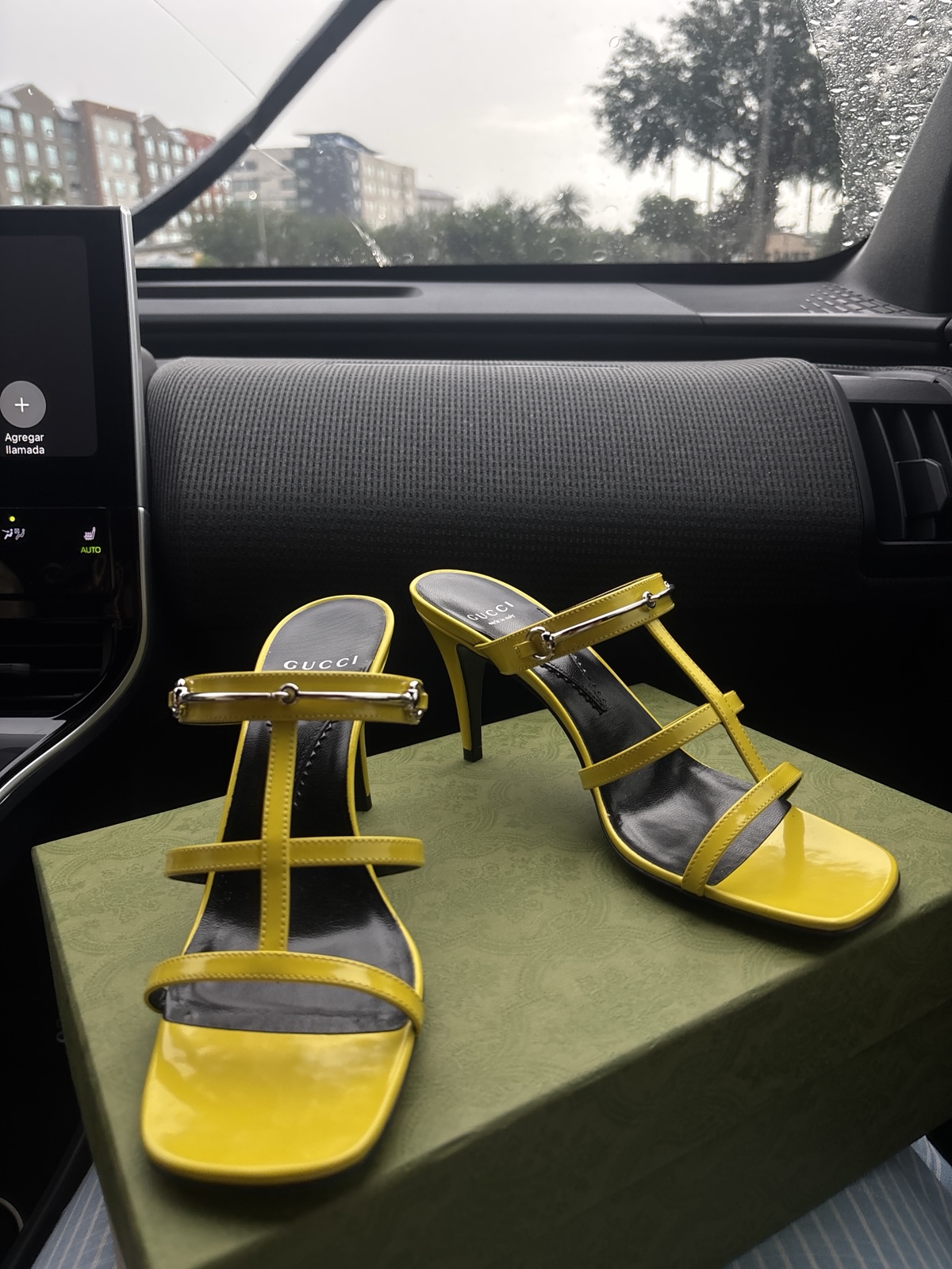 Gucci Regent Slim Horsebit 37.5/US 7.5 Heel Sandals Lime Yellow Leather NIB