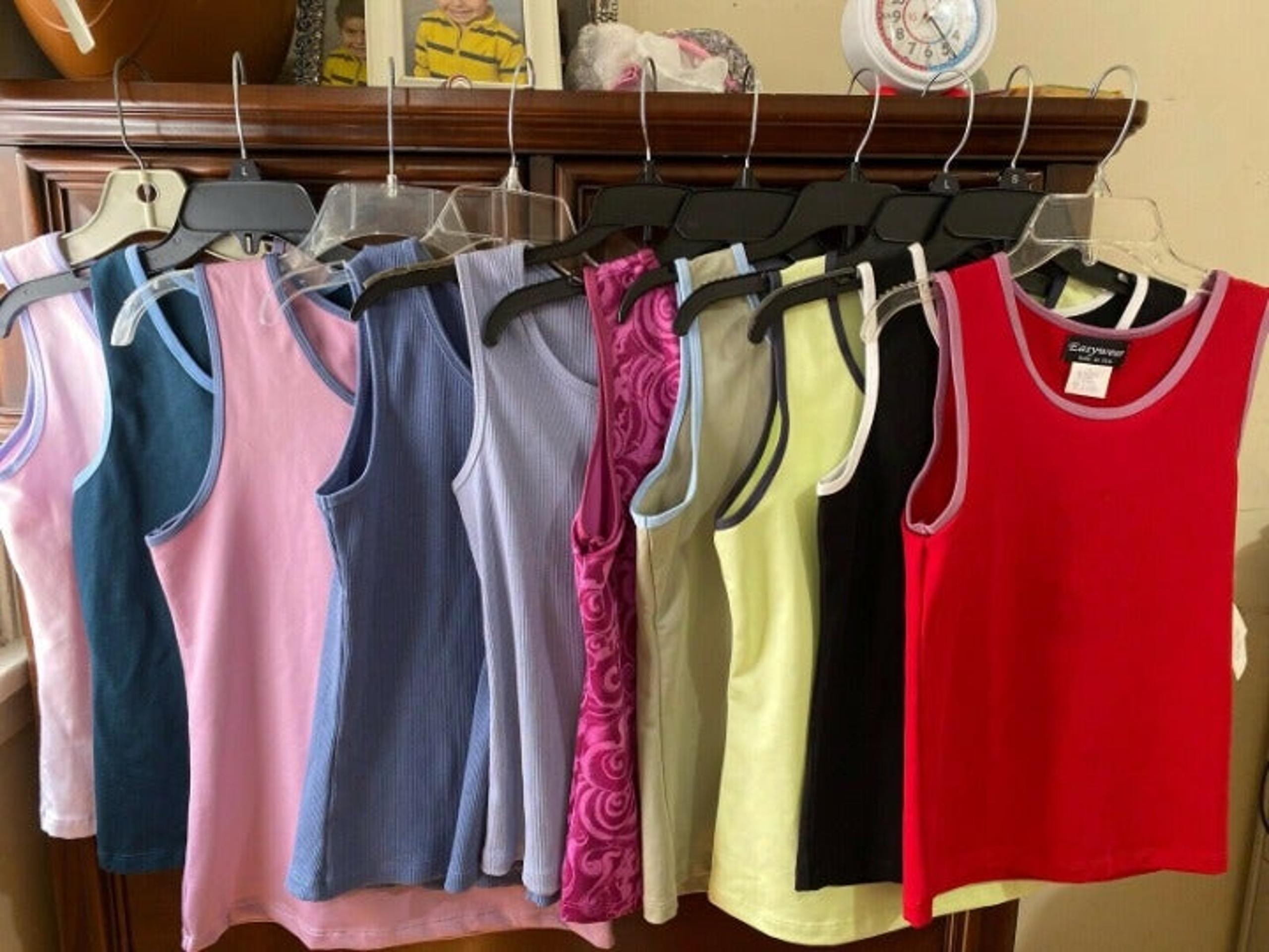 5 Womens/Juniors Active Tank Tops Small