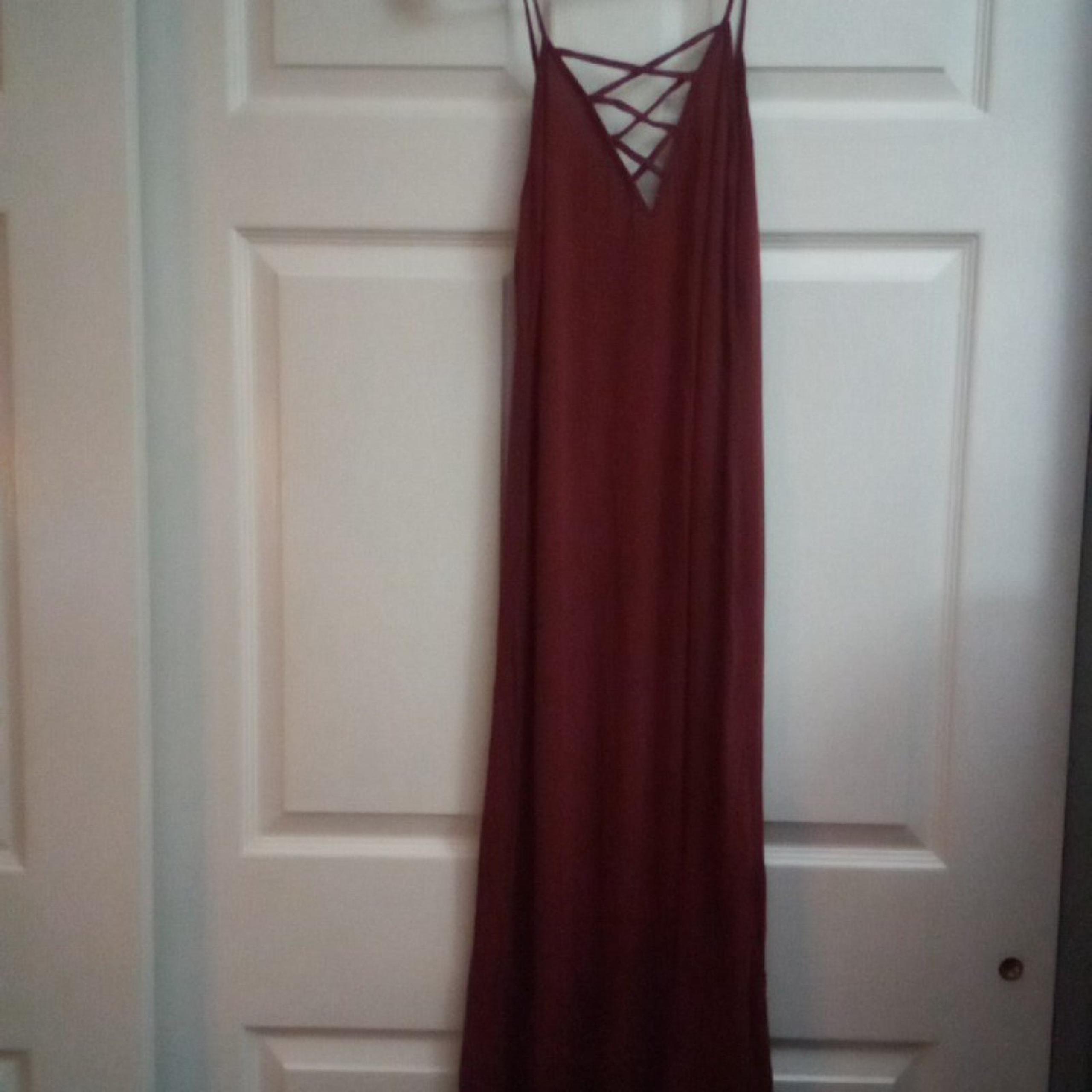 Woman's Summer dress size medium burgundy