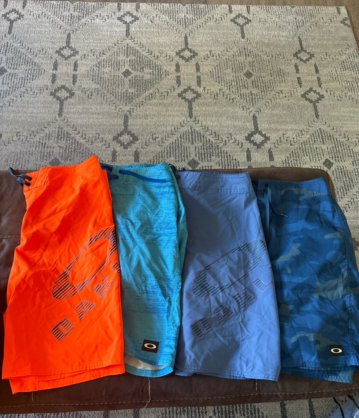 Men’s Oakley swim shorts size 31