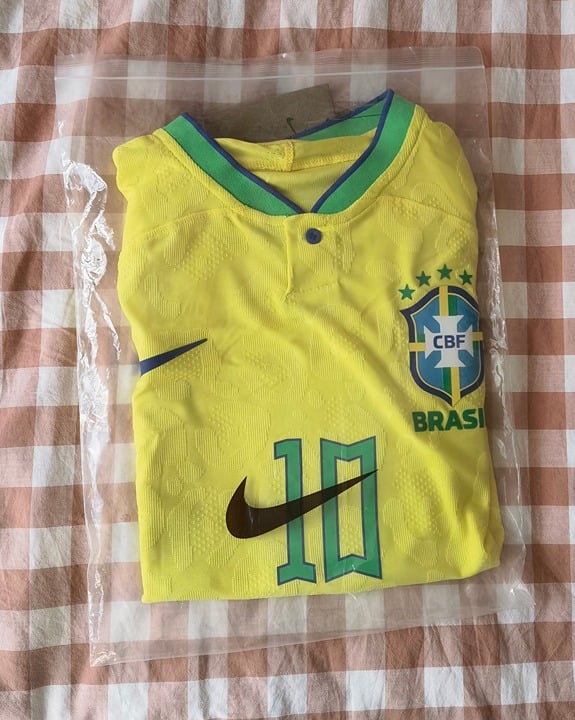 Neymar JR#10 Nike Brazil Home Soccer Jersey Player Version Size:L