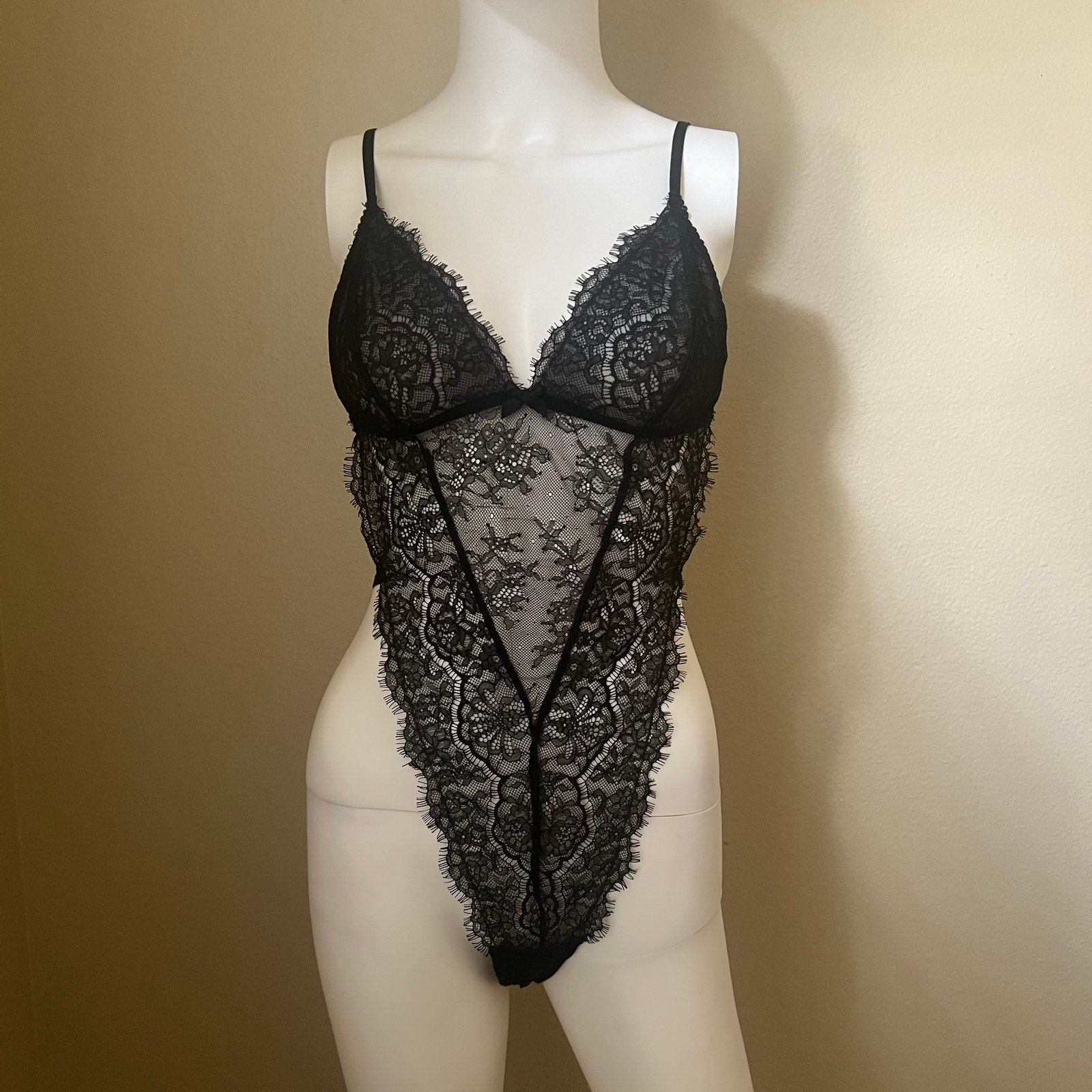 Victoria’s Secret black lace teddy bodysuit lingerie size L