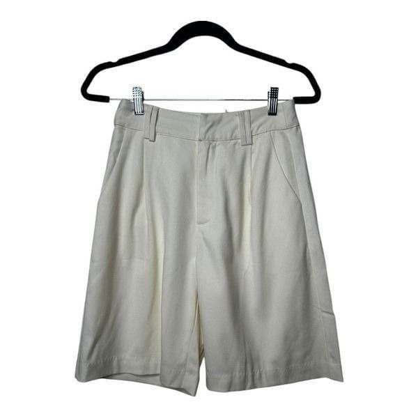 Dissh Beckham Cream Bermuda Short US Size 4 pleated High Waist NWT Capsule