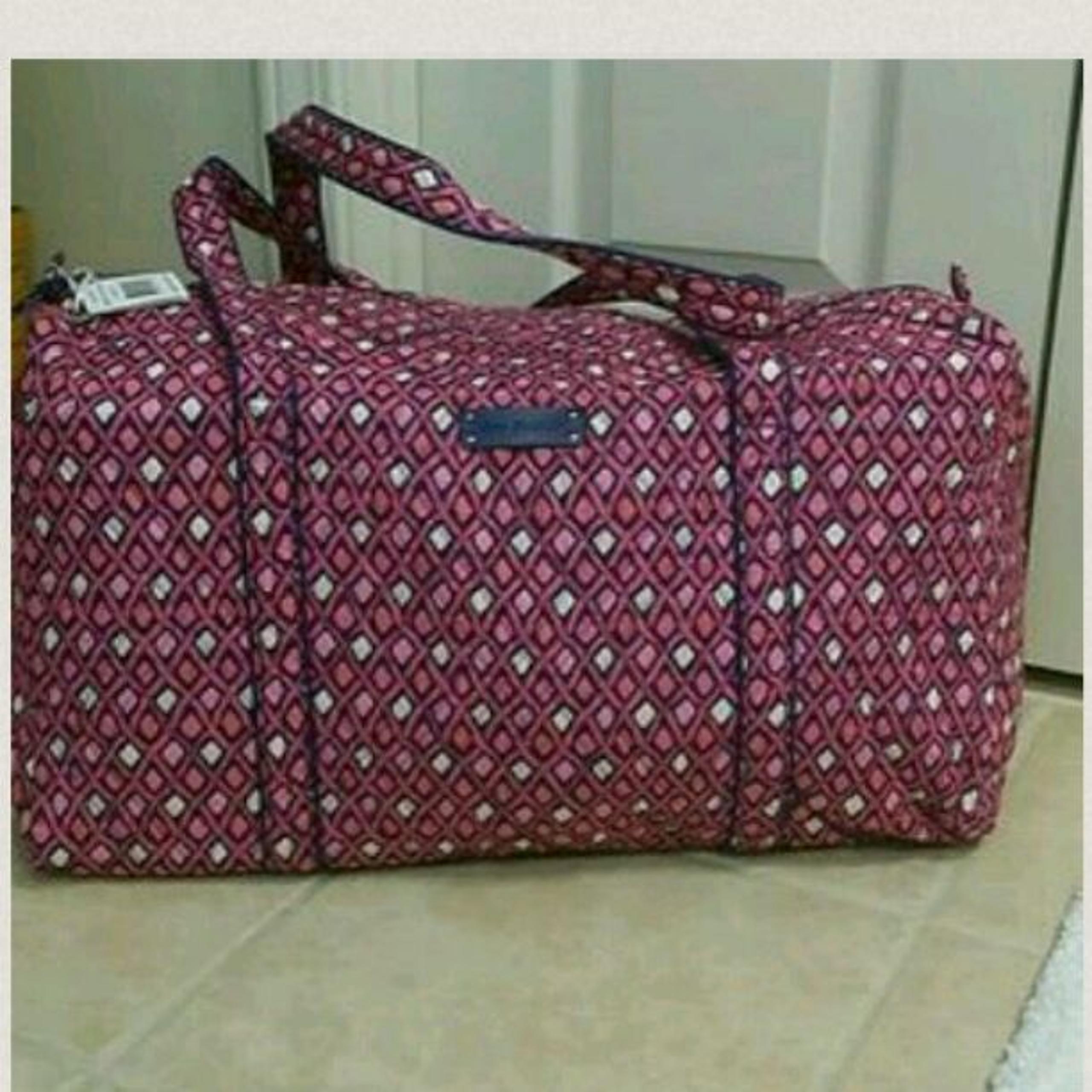 Nwt Vera Bradley large duffle bag