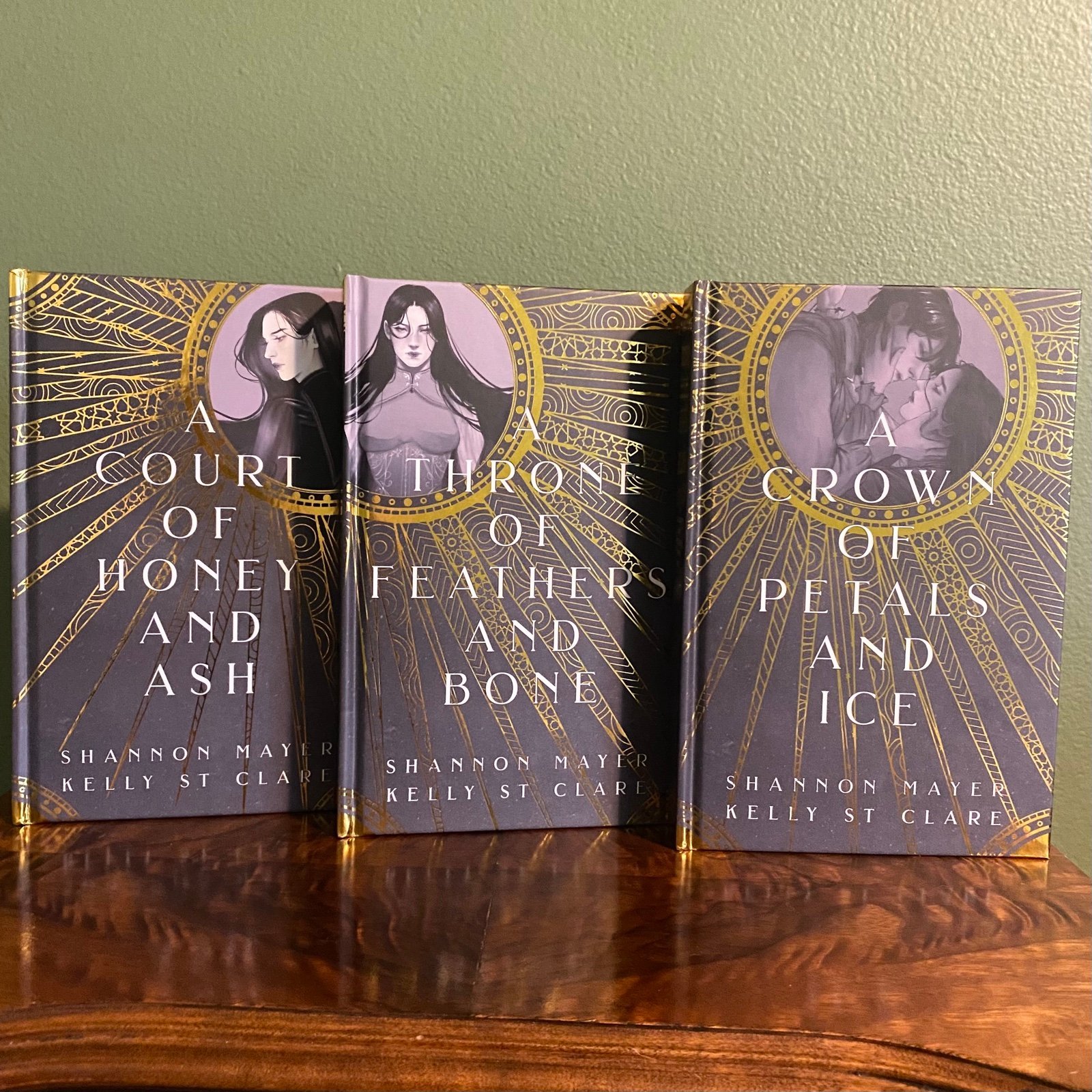 Bookish Box Honey & Ice Set