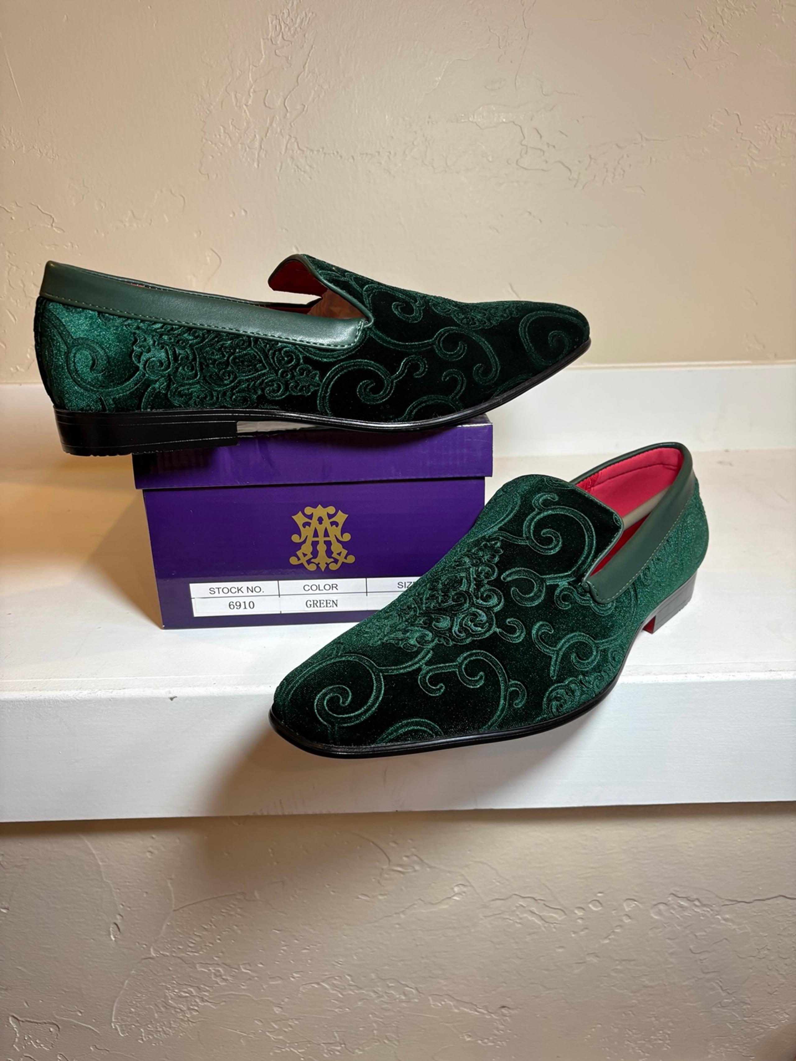 Royal-Velvet Dress Loafers Shoes:  Emerald Green Sz 10.5 US