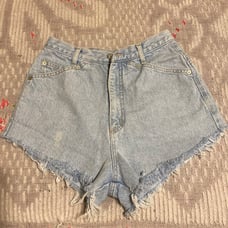 VINTAGE GUESS Jean Cut Offs!!!!! Sz 32