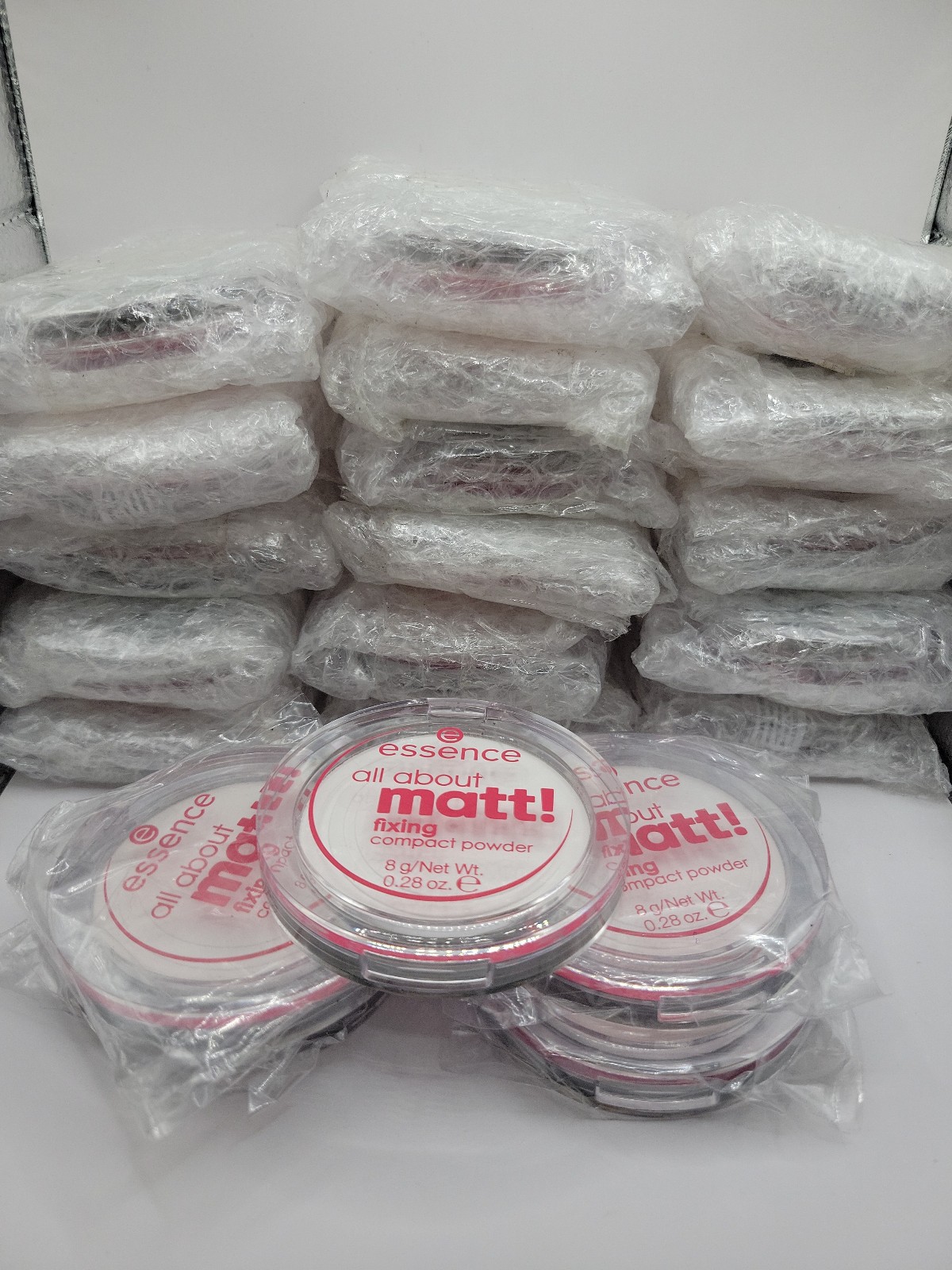 Essence all about matt fixing compact powder lot of 21 !