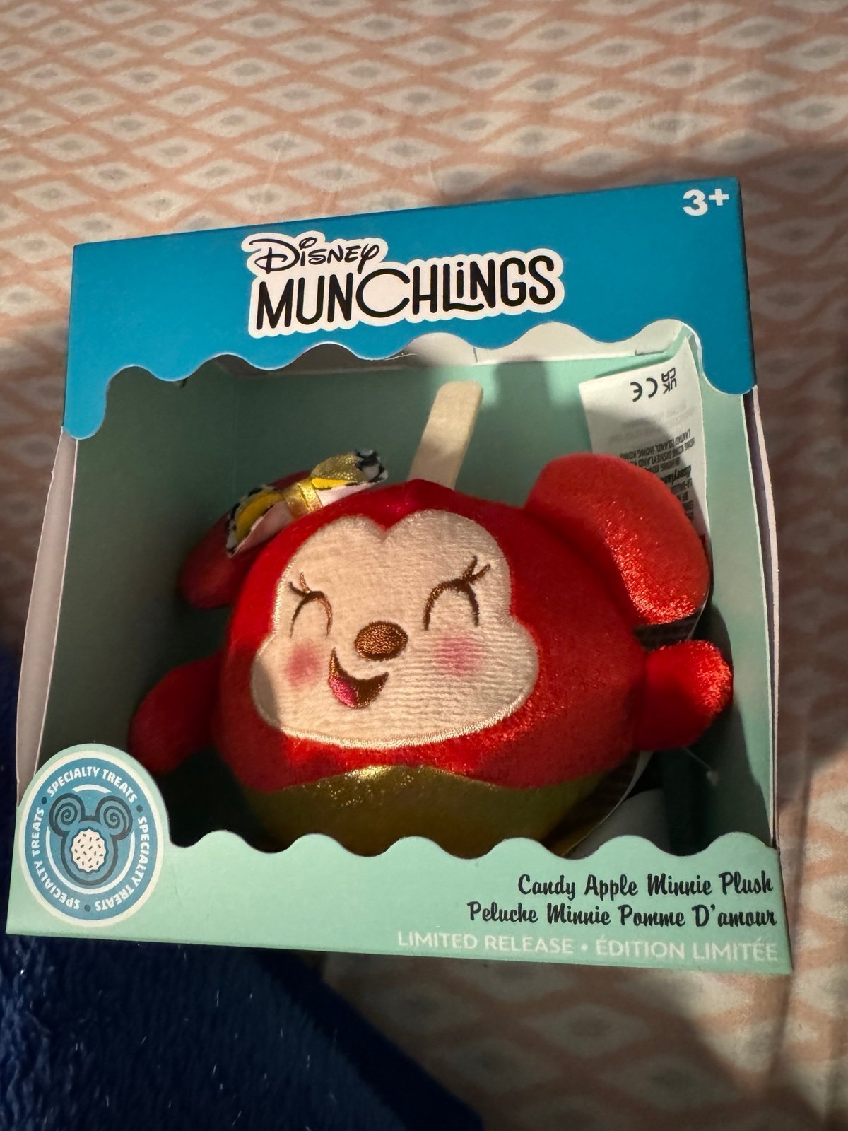 Disney Munchlings New York exclusive candy apple Minnie plush
