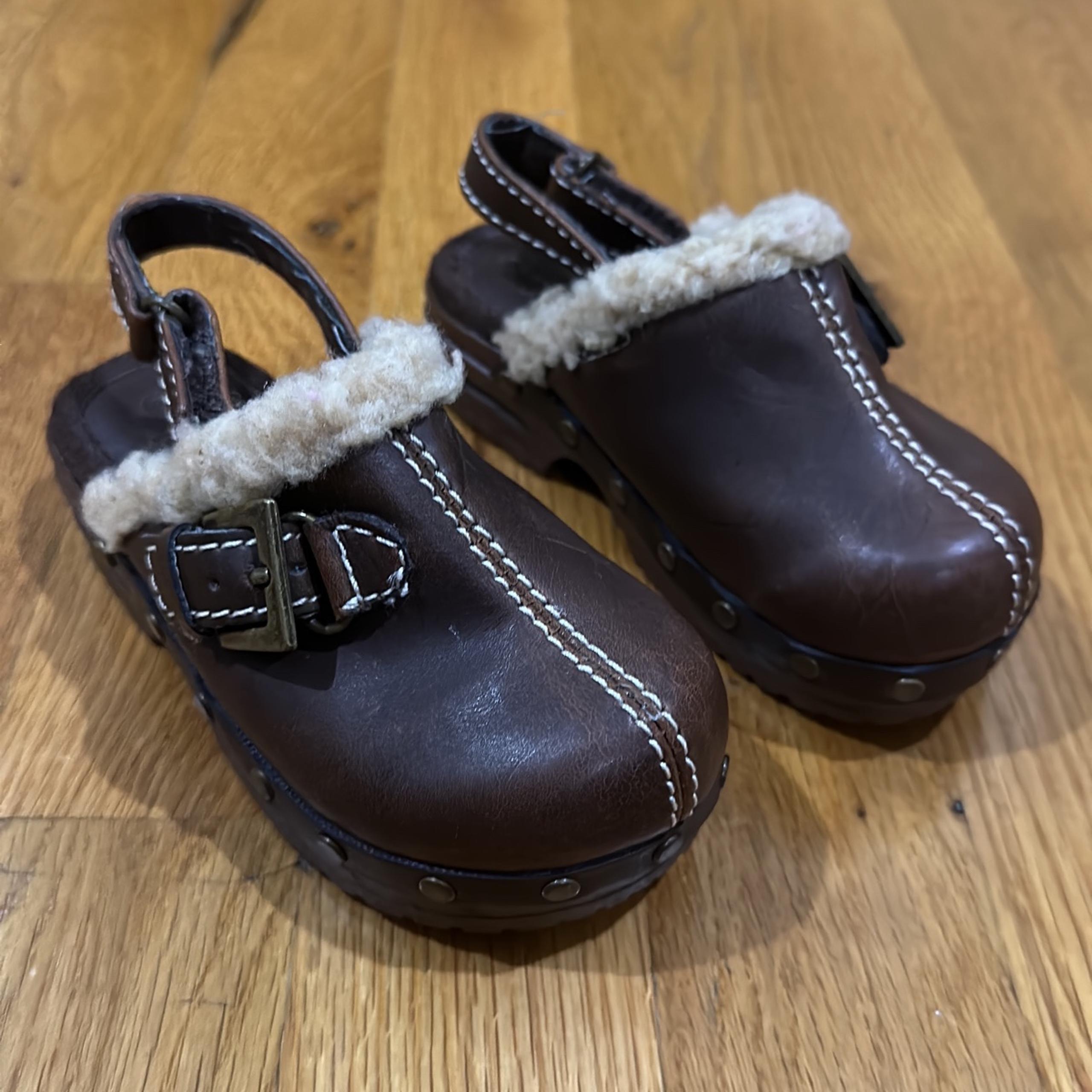 Faded Glory Girls Clogs