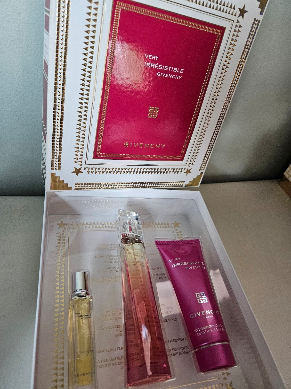 GIVENCHY Very Irresistible set : 2.5oz. EDT, 2.5oz. Body