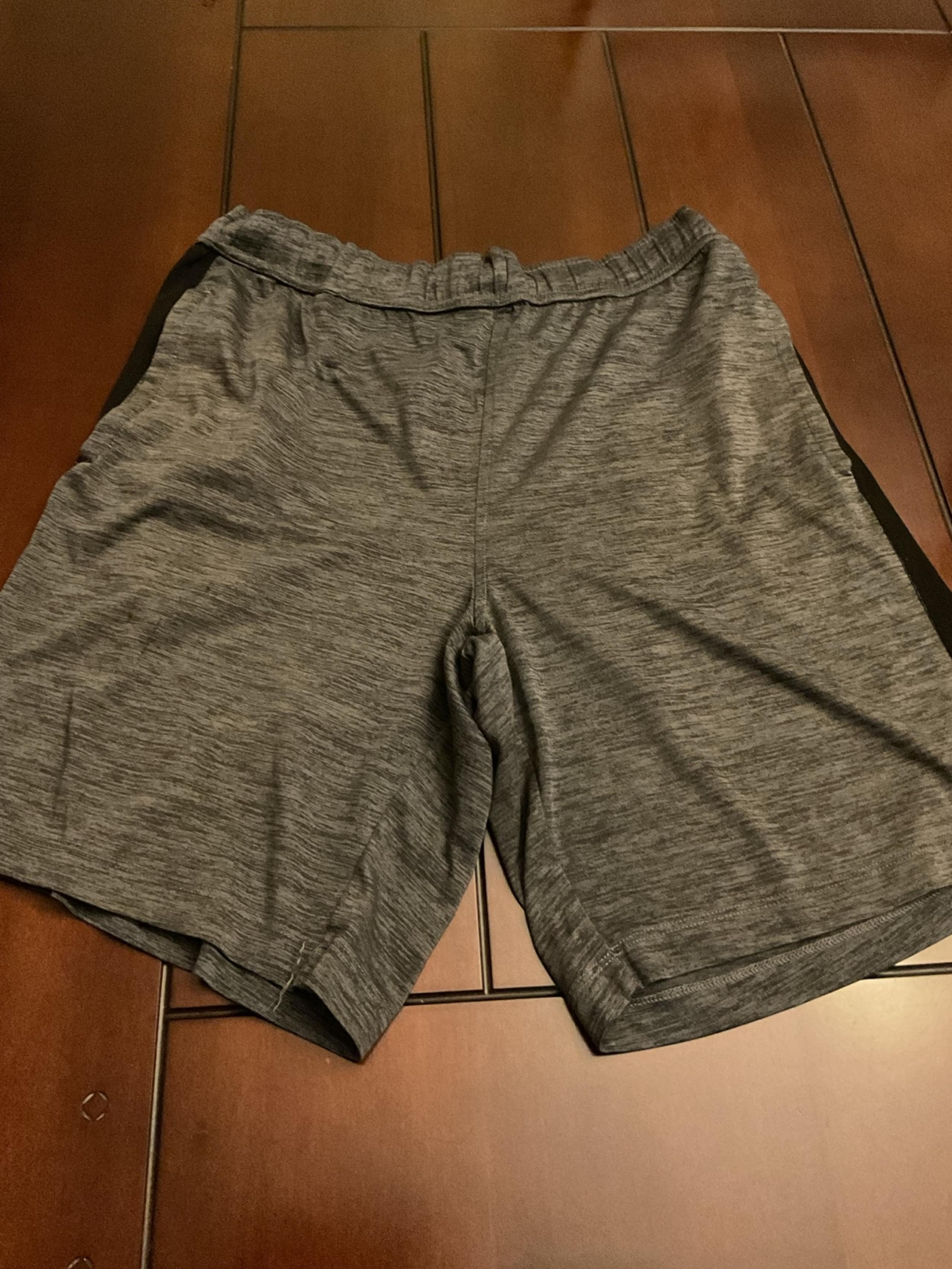 Men’s Layer 8  quick dry athletic shorts in size small
