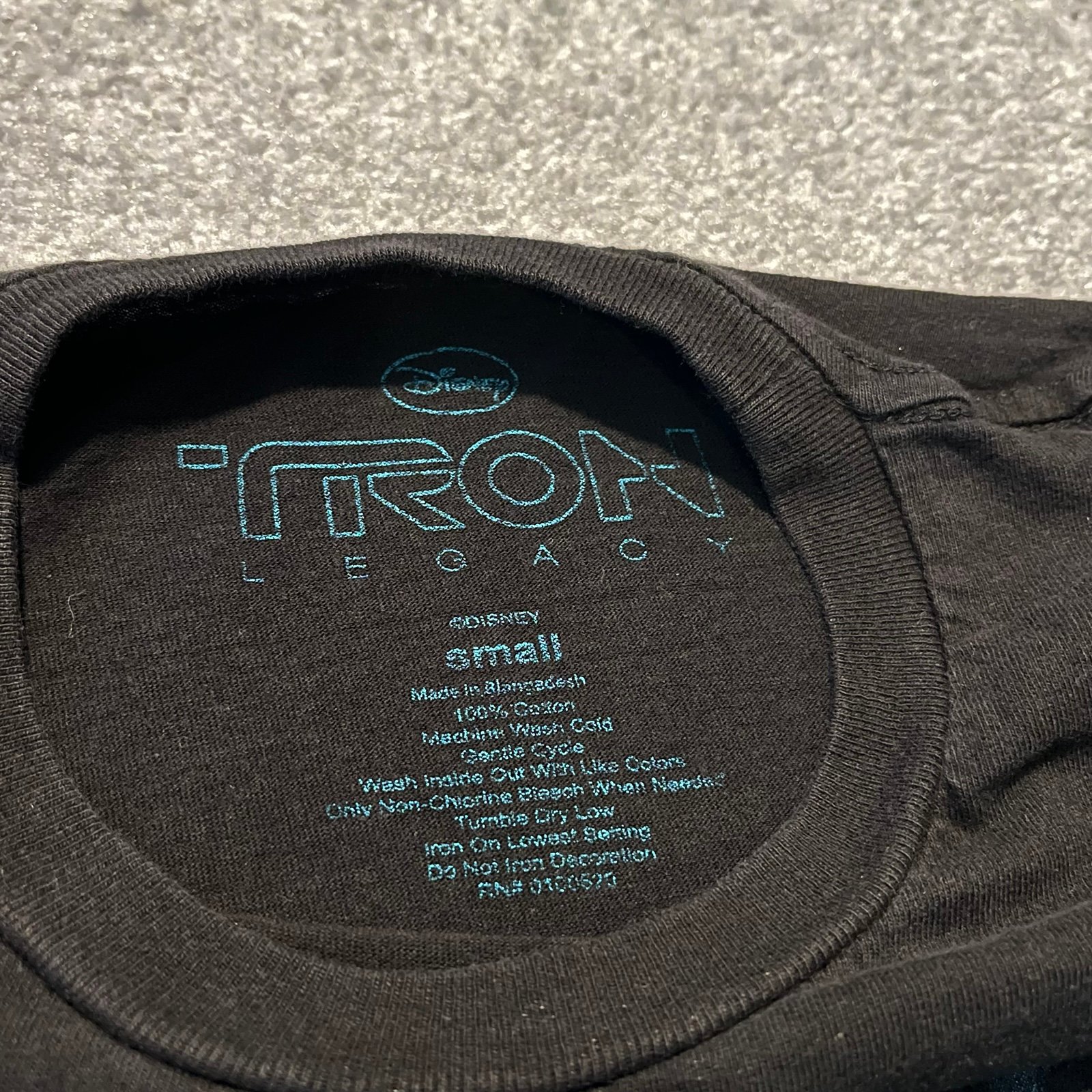 Vintage 2010s Disney Tron Legacy Daft Punk Movie Promo Graphic Logo Tee Shirt - detail