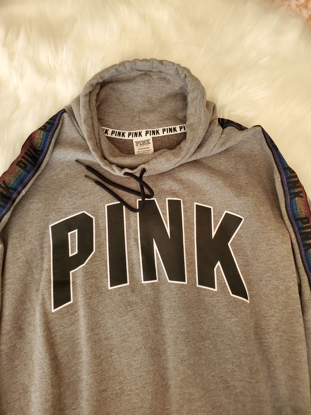 PINK Crowl Neck Sweater
