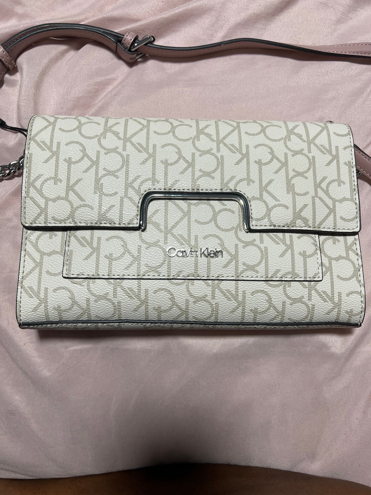 Calvin Klein Finley Logo Crossbody Bag