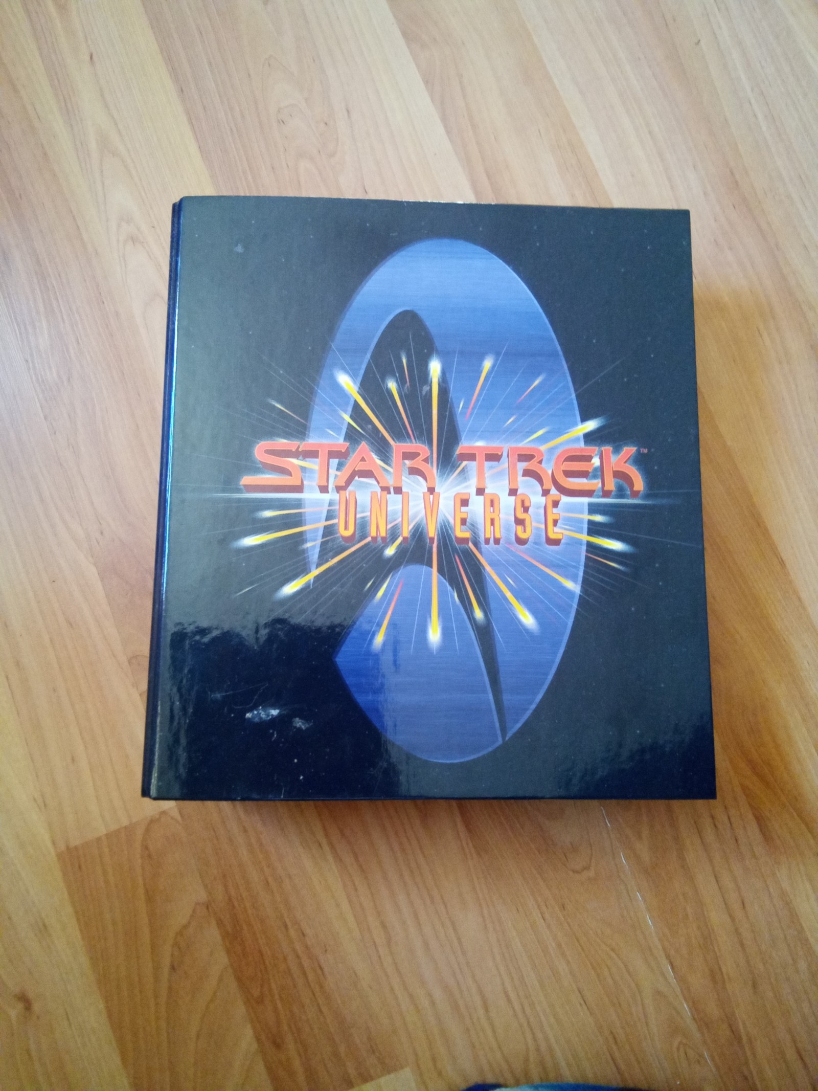 VINTAGE COLLECTIBLE STAR TREK UNIVERSE BINDER 1999 MINT FACTORY SEALED