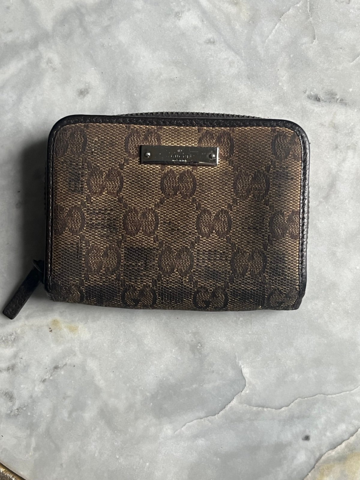 GUCCI Signature Fabric Zip Around Card Case Wallet 112-665-1502