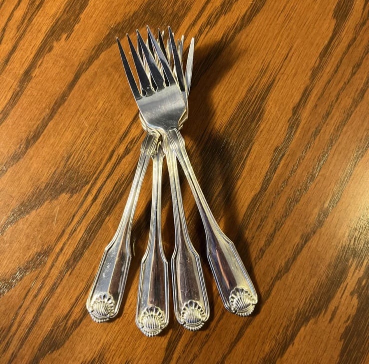 Oneida Community Cube Silver plate Silver Shell Salad Forks 6 5/8 Set Of 4