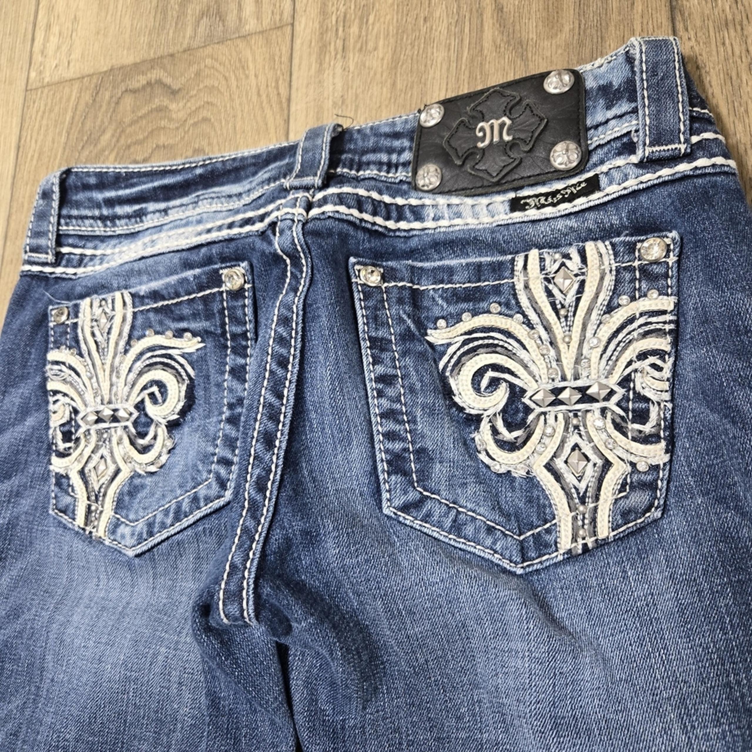 LA Idol Stretch Jeans Bling Gems Embroidery Womens  30 X 28 Bootcut