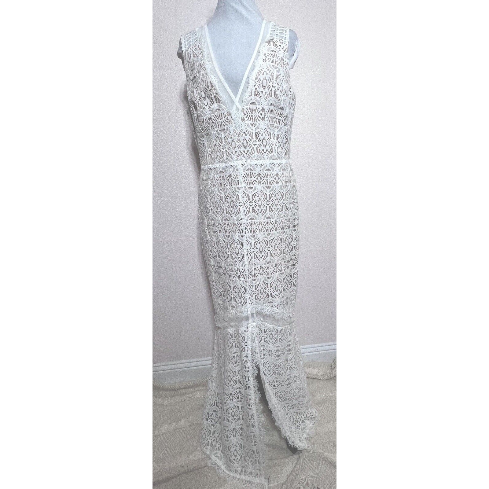 Harlyn White Lace Eyelet Long Dress Size Large Formal Prom Mermaid Tail V Neck