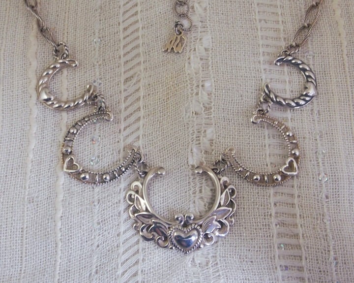 AMERICAN WEST By CAROLYN POLLACK- Sterling Silver Graduated Horseshoe Necklace