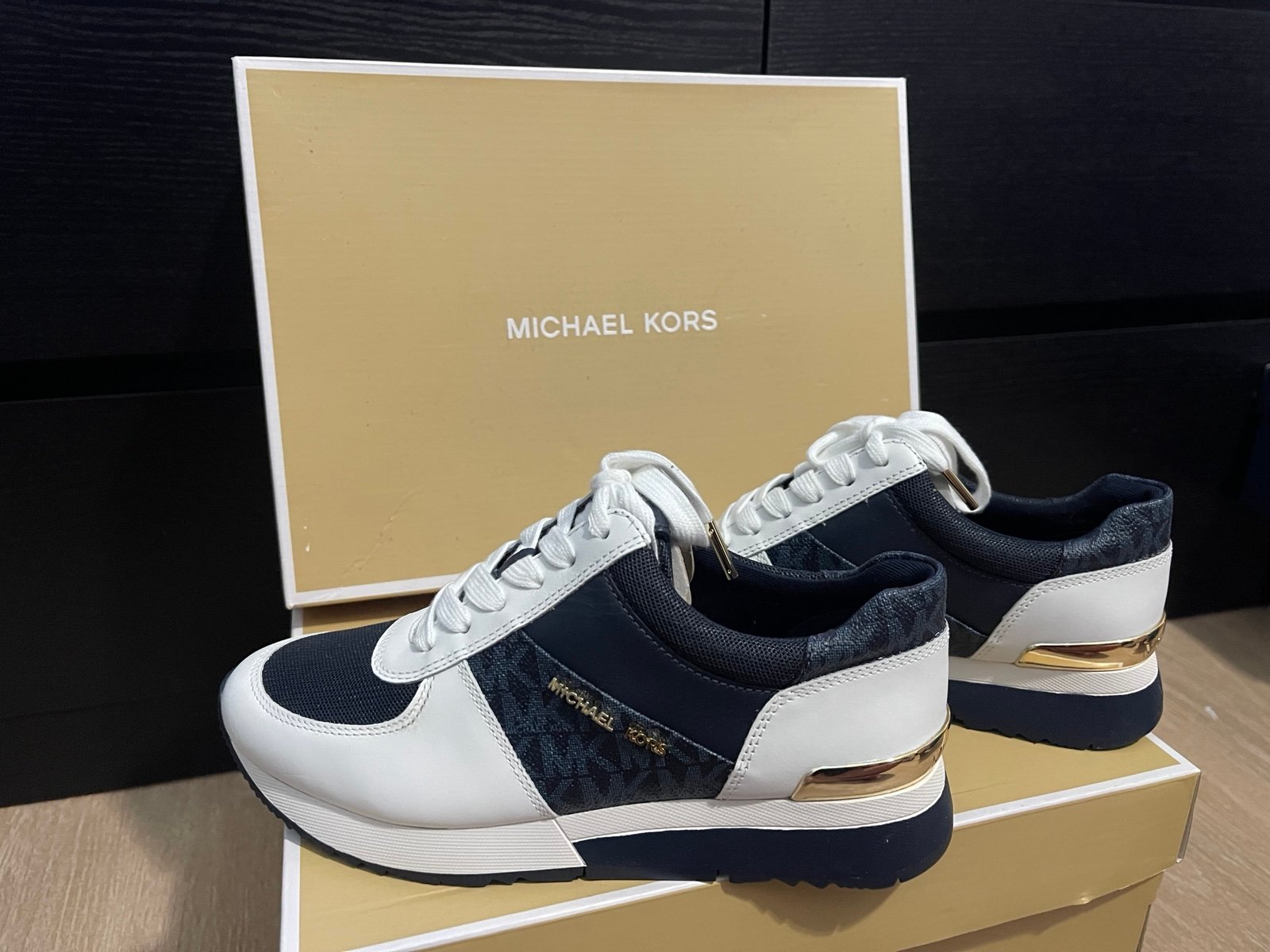 MICHAEL KORS