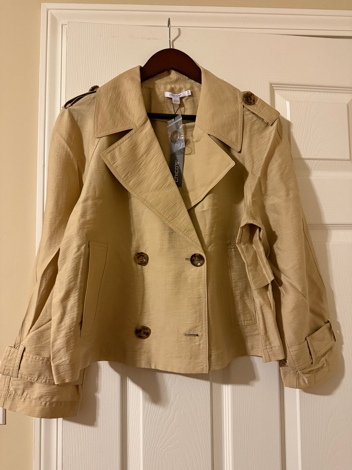 Chicos Double Breasted Cropped jacket