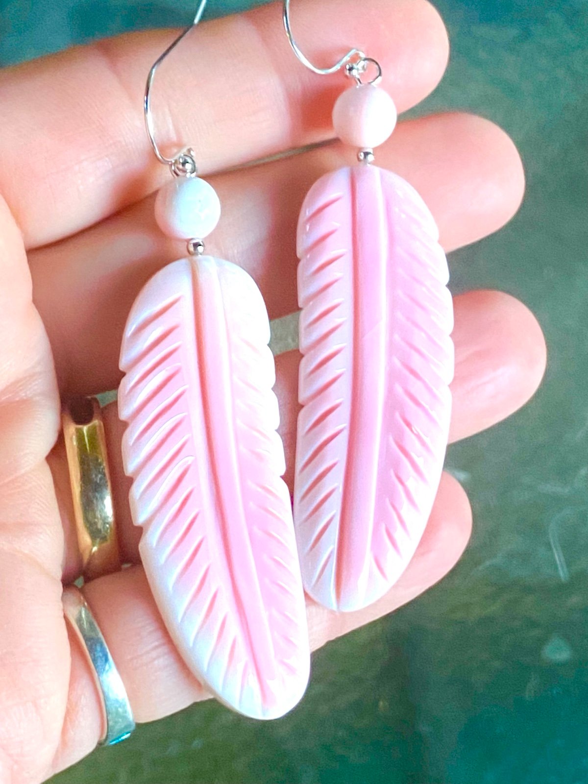 Southwestern Feather Dangle Earrings Pink Conch Shell Sterling Silver 925 Carved