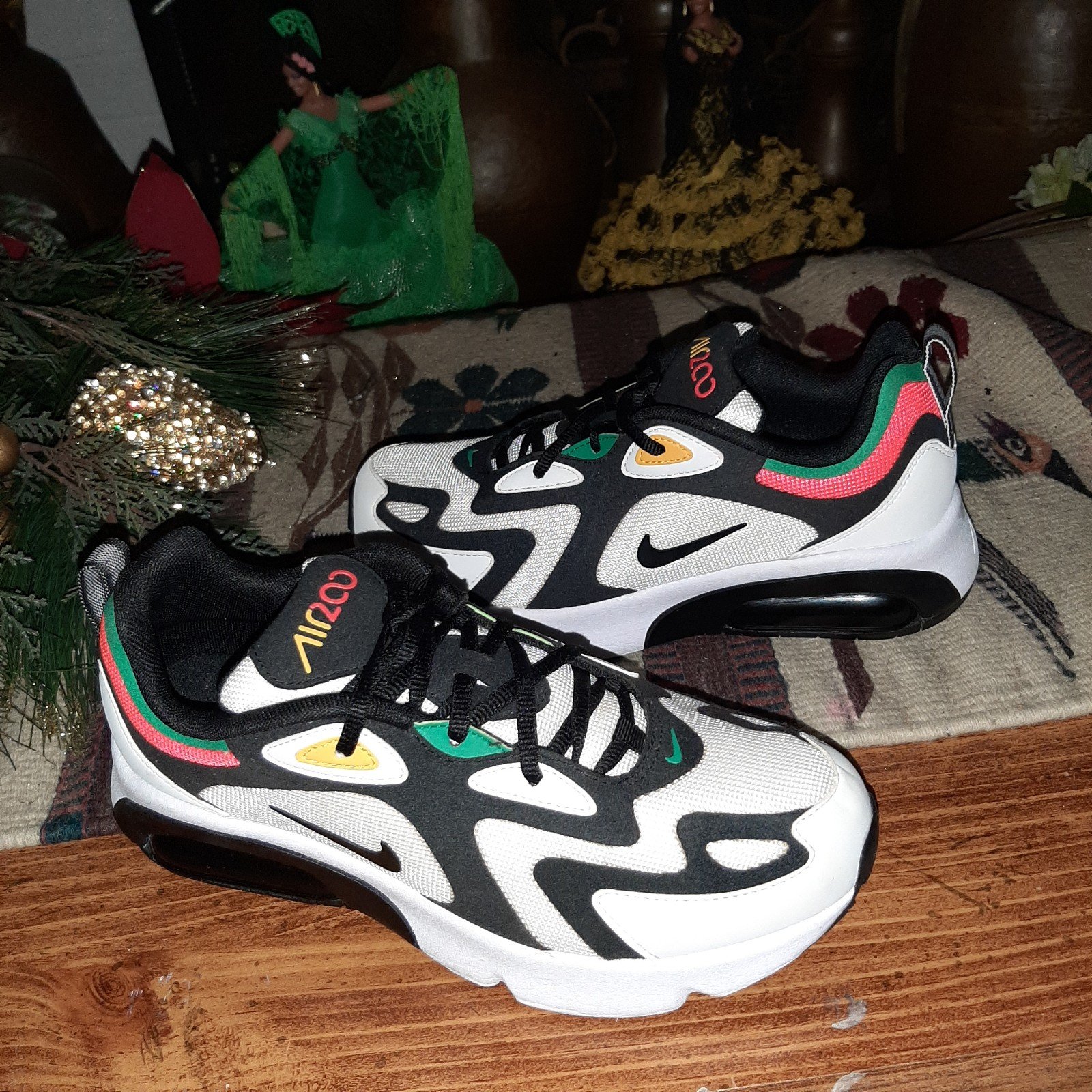 Nike Air Max 200 Grade School Size 7Y | Women 8.5 | AT5627 100 White Black