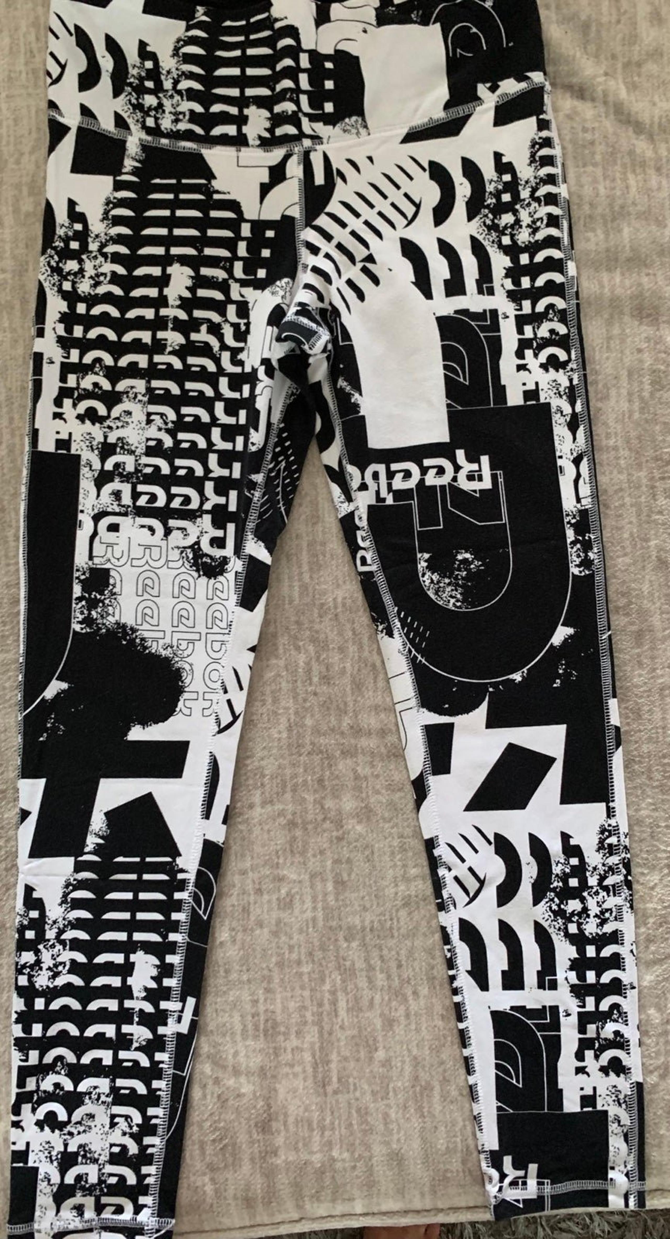 reebok athletic leggings, women size medium, white/black Nwot