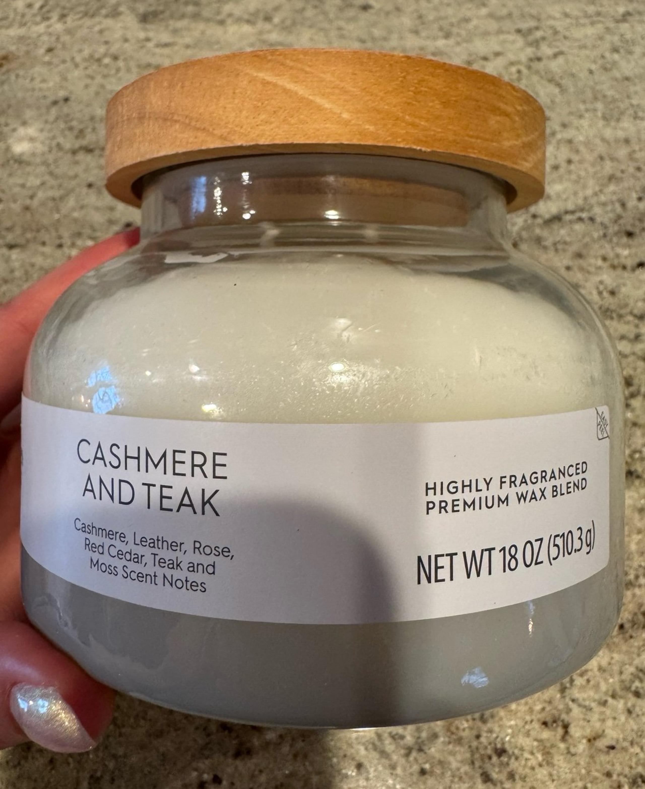New Better Homes & Gardens Cashmere and Teak 18oz Candle