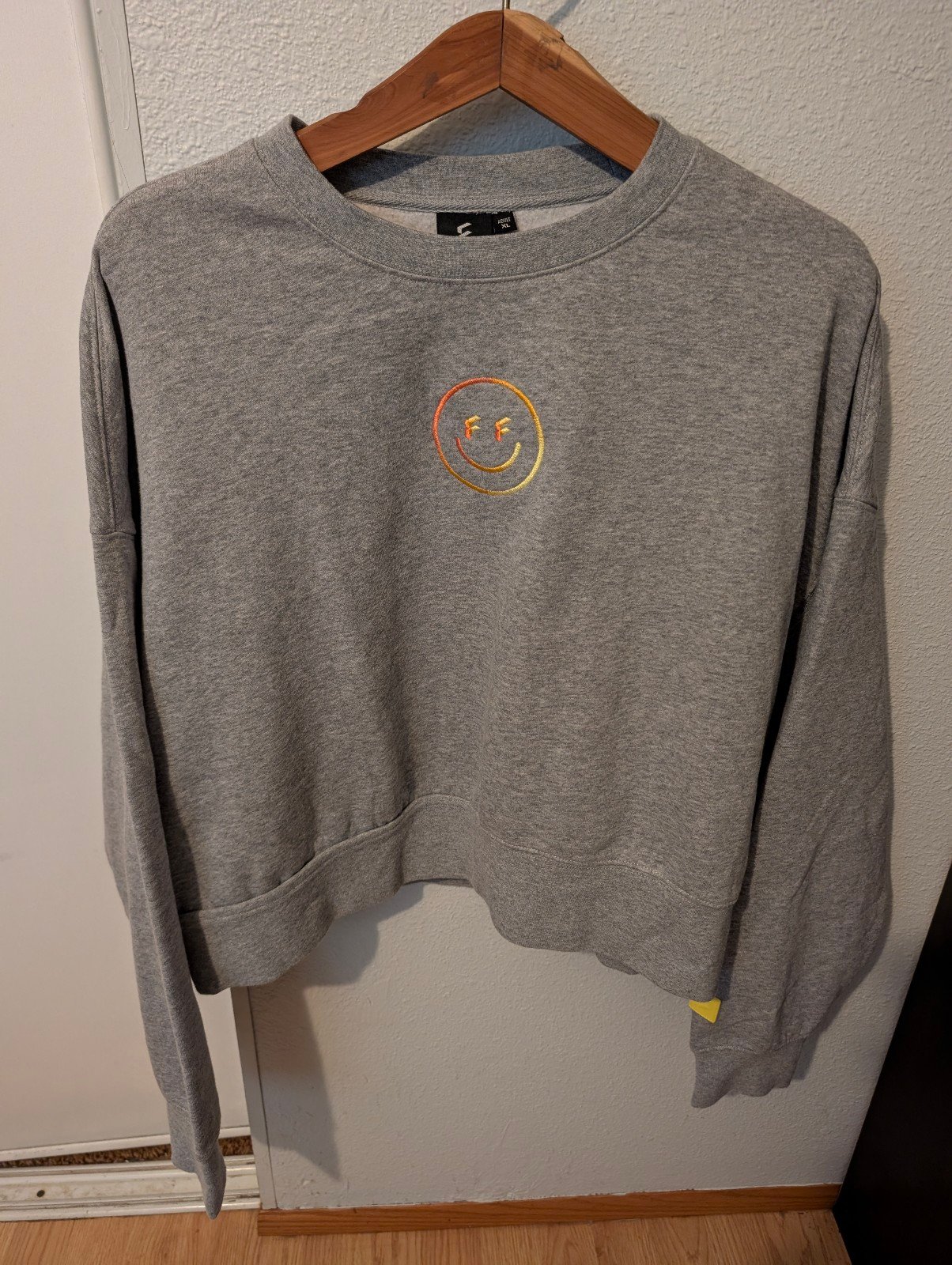 Future Cropped Crewneck Sweatshirt Gray Size XL