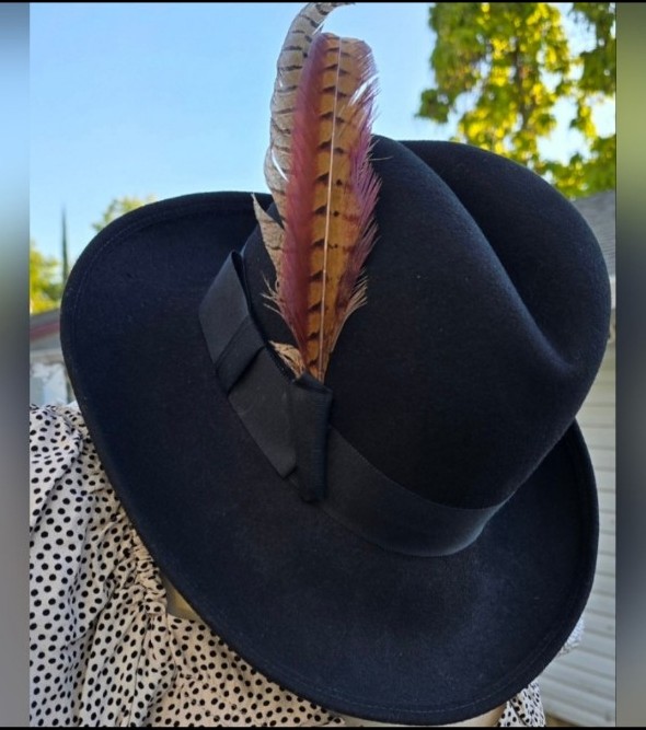Vintage Evelyn Varon Exclusive Doeskin Wool Felt Pheasant Feather Fedora Hat