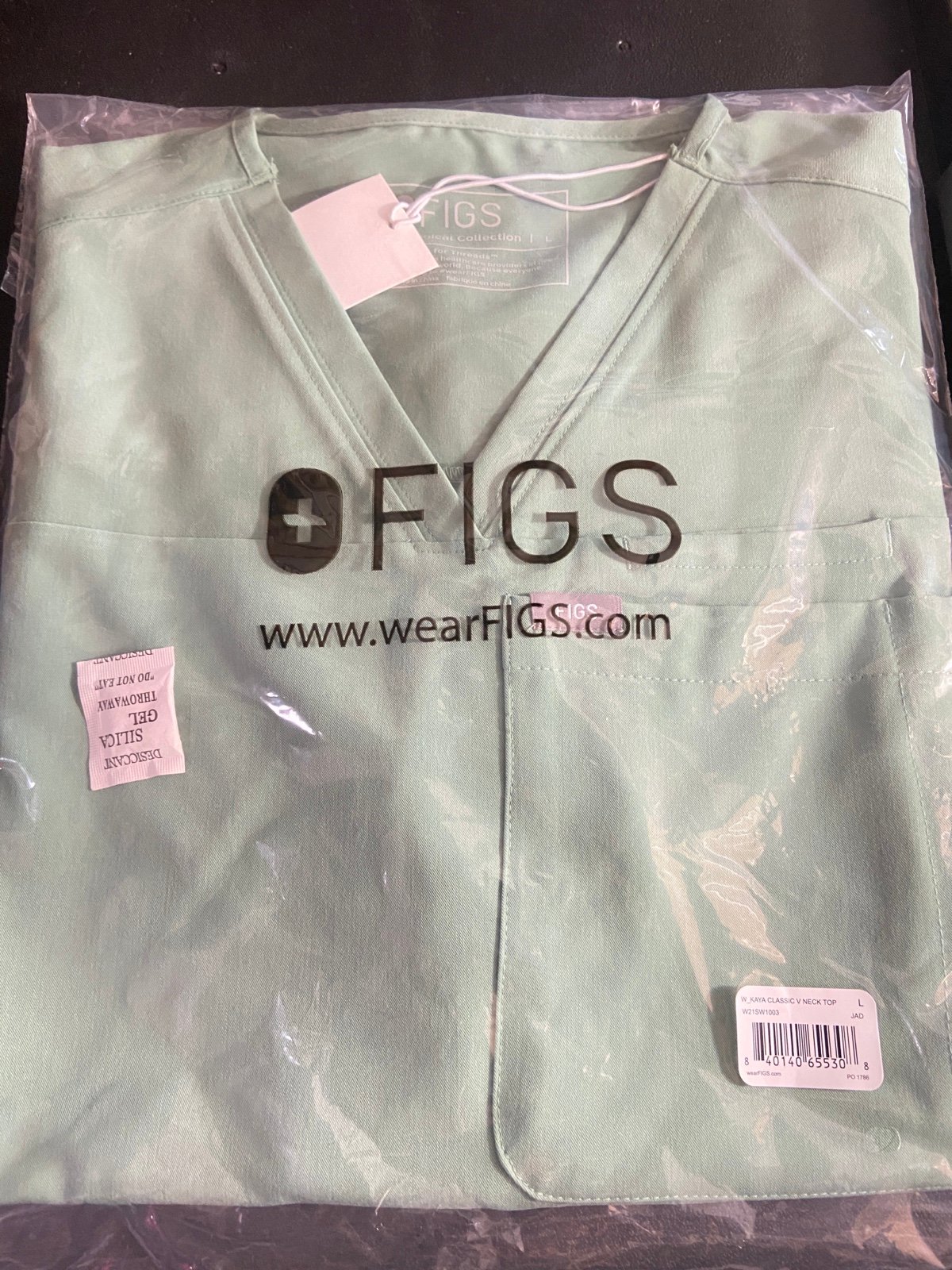 Figs Large Jade Kaya classic v neck