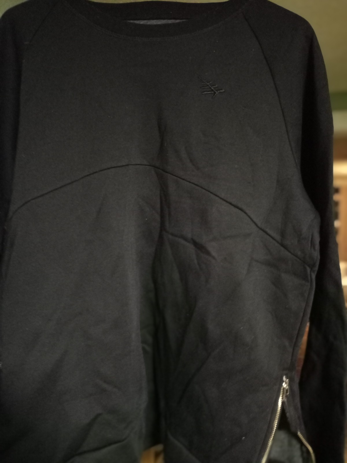 Roc Nation paper planes black pull over L